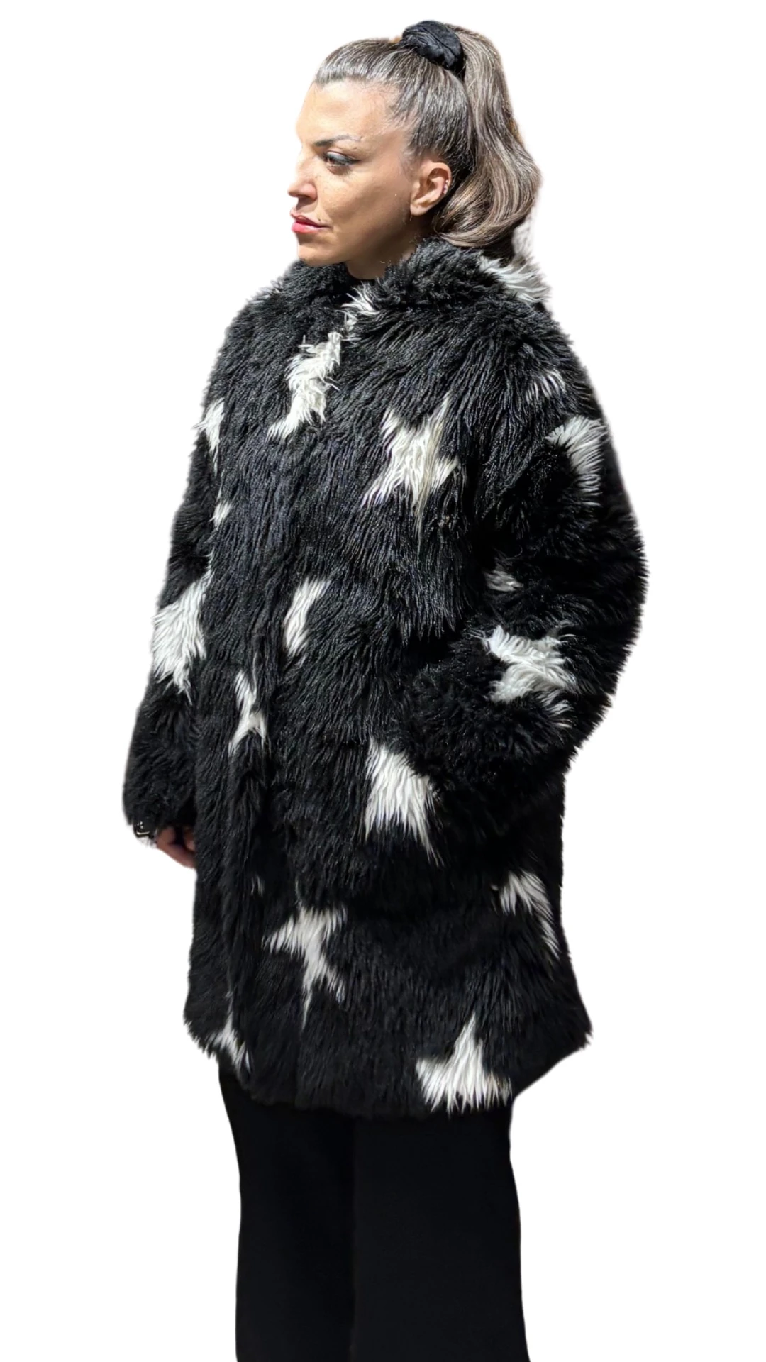 Yıldız Desenli Kürk Mont – Gölge Koleksiyonu