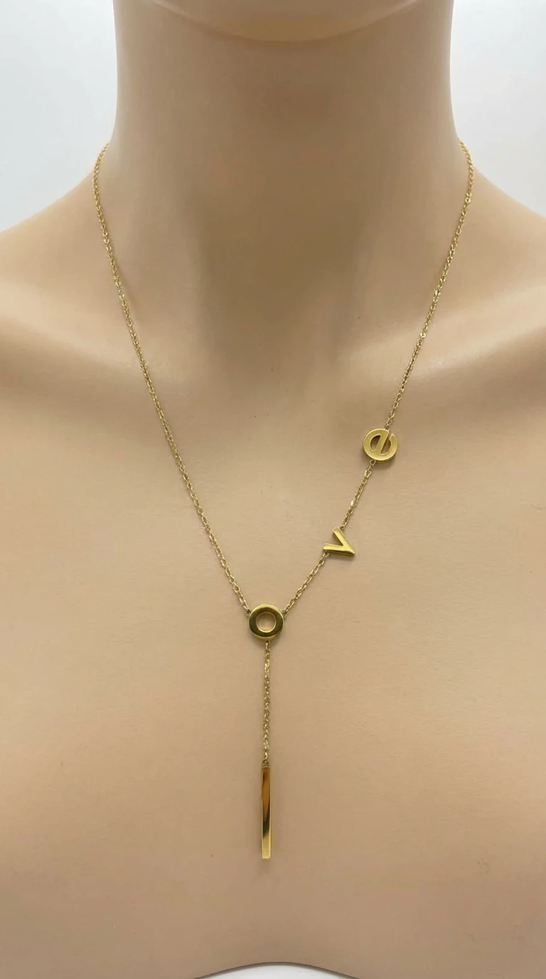 LOVE Harf Detaylı Minimal Çelik Kolye