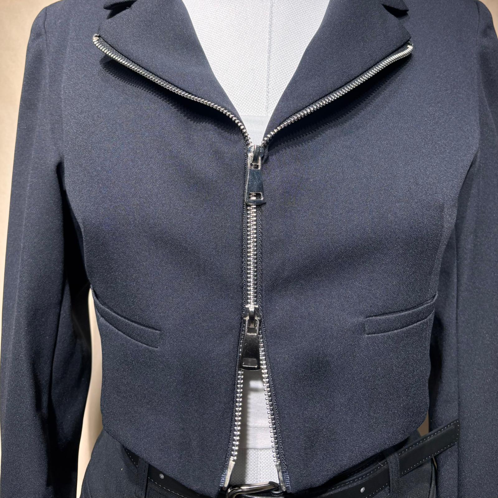 Önü Fermuarlı Crop Blazer Ceket
