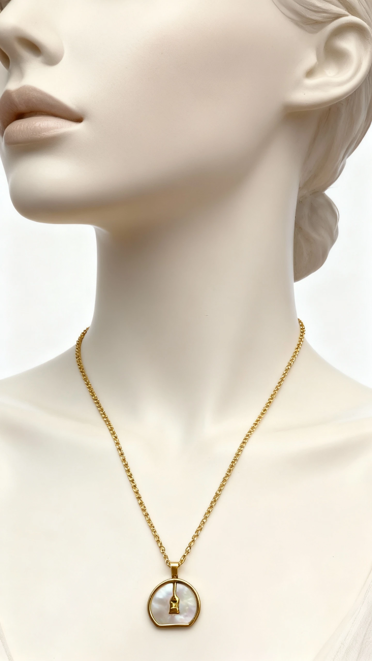 Minimal Oval Figürlü Çelik Kolye