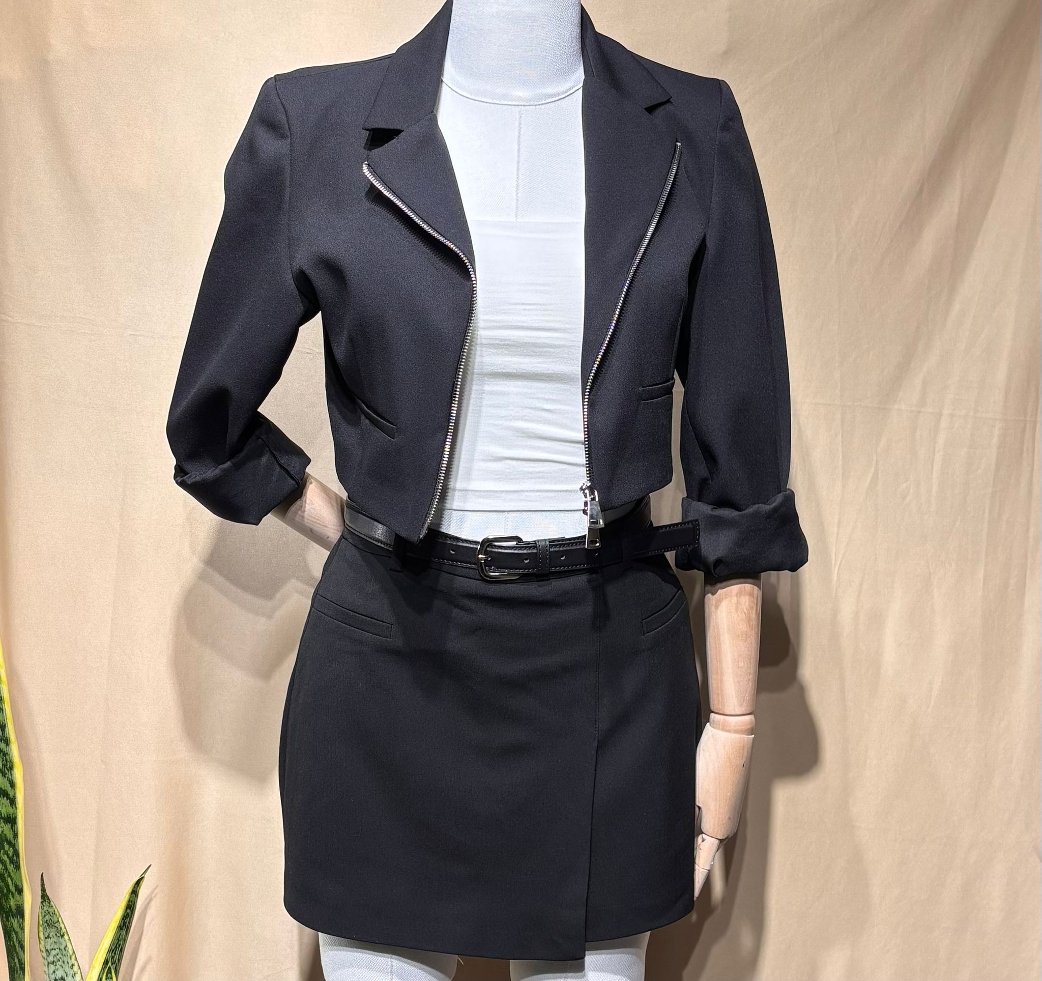Önü Fermuarlı Crop Blazer Ceket