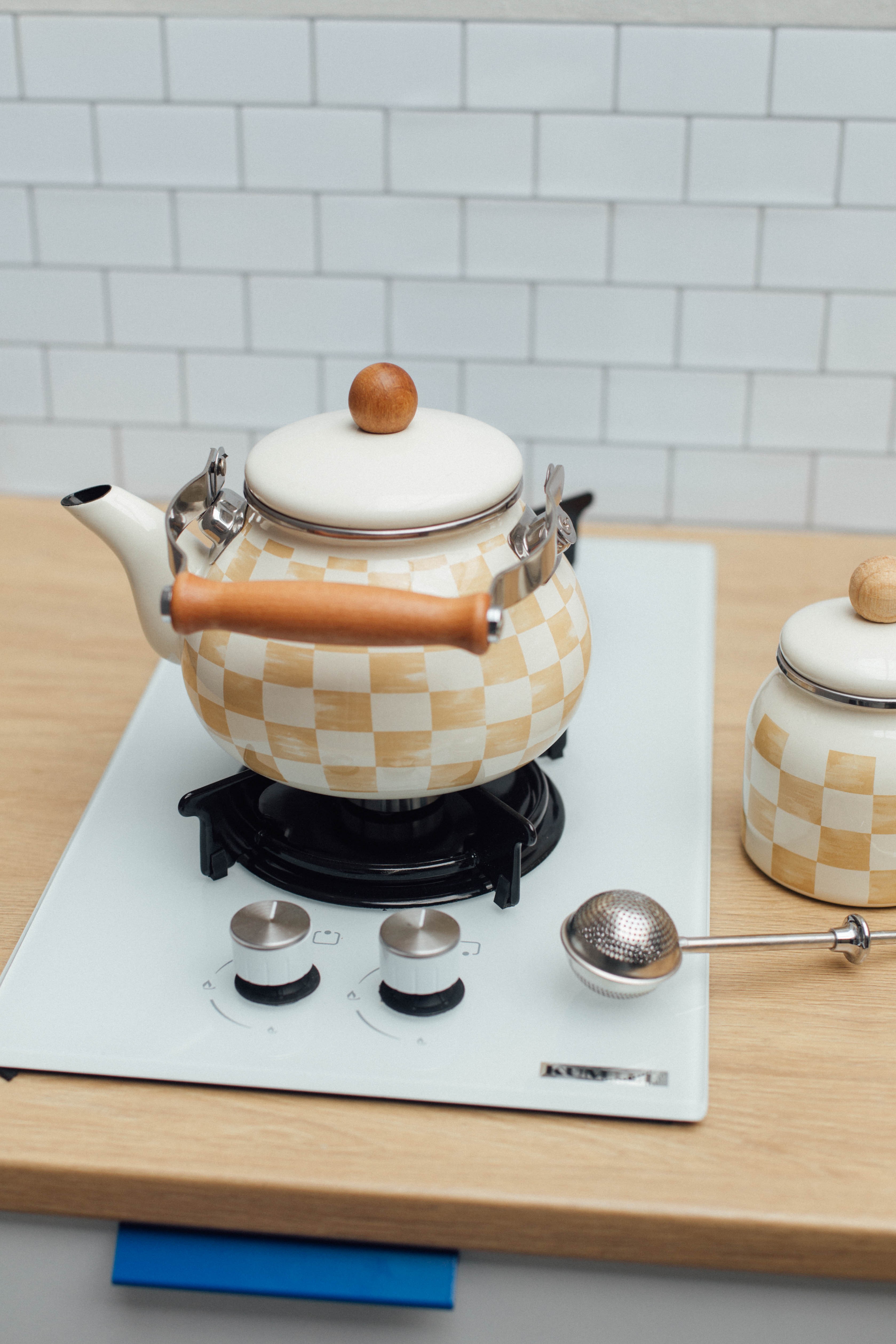 Beige Emaye Kettle