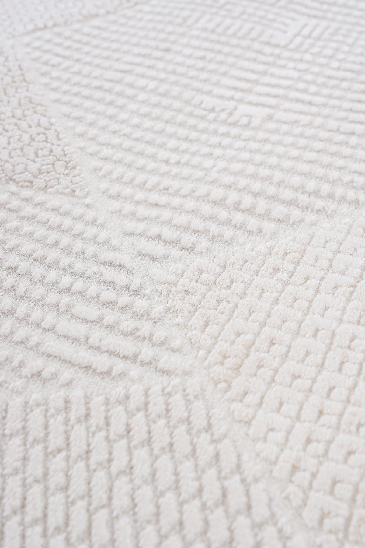 Soft 1124 Asimetrik Desenli Krem Kesme Halı
