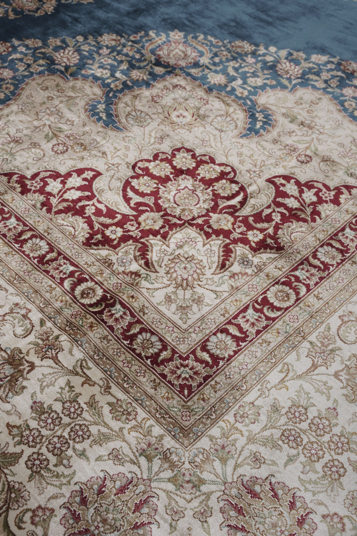Art Silk 230 Line Renkli Klasik El Dokuma Halı