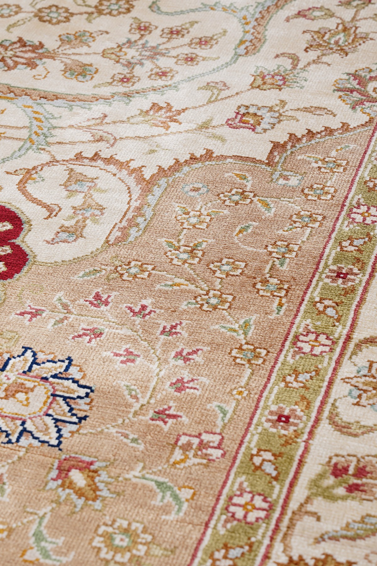 Art Silk 200 Line Renkli Klasik El Dokuma Halı