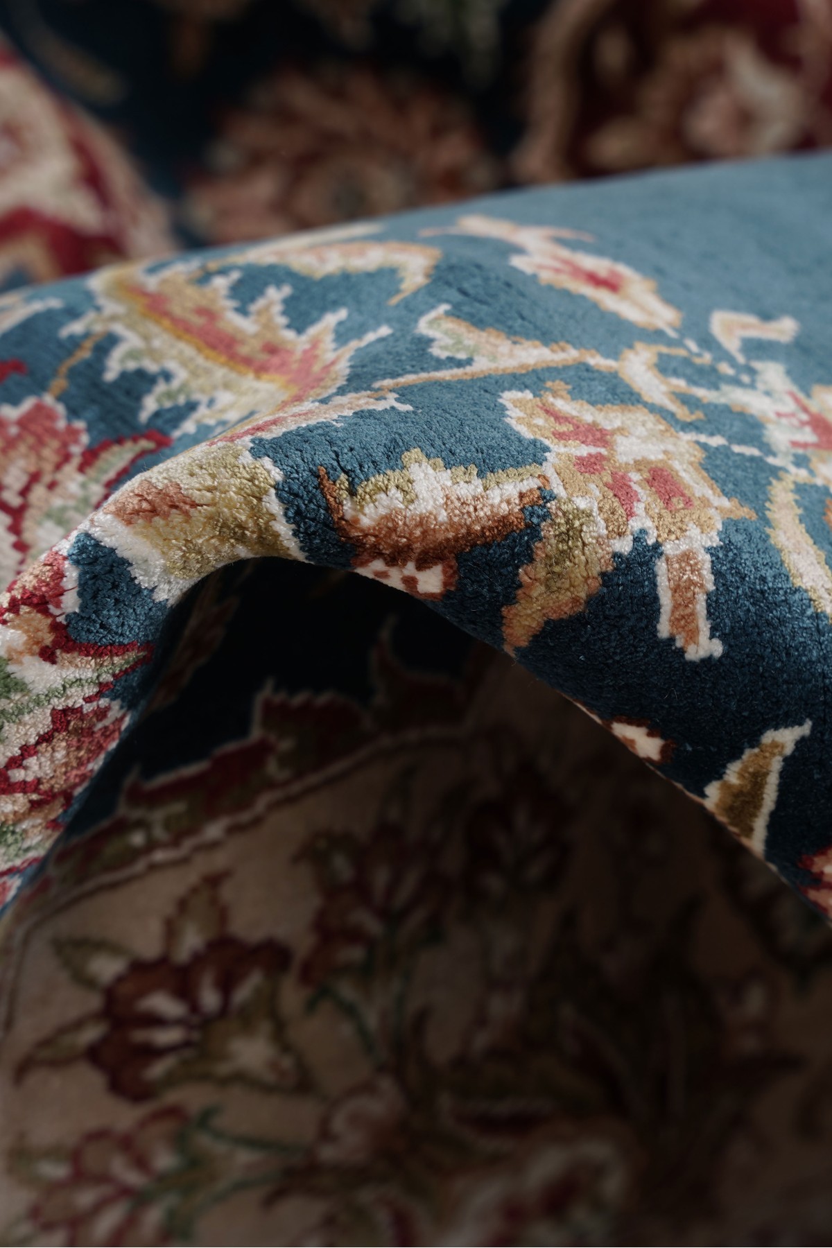 Art Silk 230 Line Renkli Klasik El Dokuma Halı