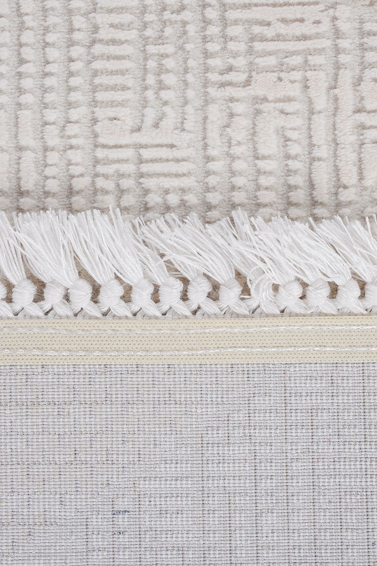 Soft 1124 Asimetrik Desenli Krem Kesme Halı