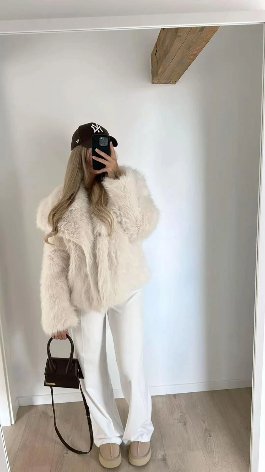 PREMİUM GENİŞ YAKA KÜRK ÖNÜ ÇITÇITLI - Bej main variant image