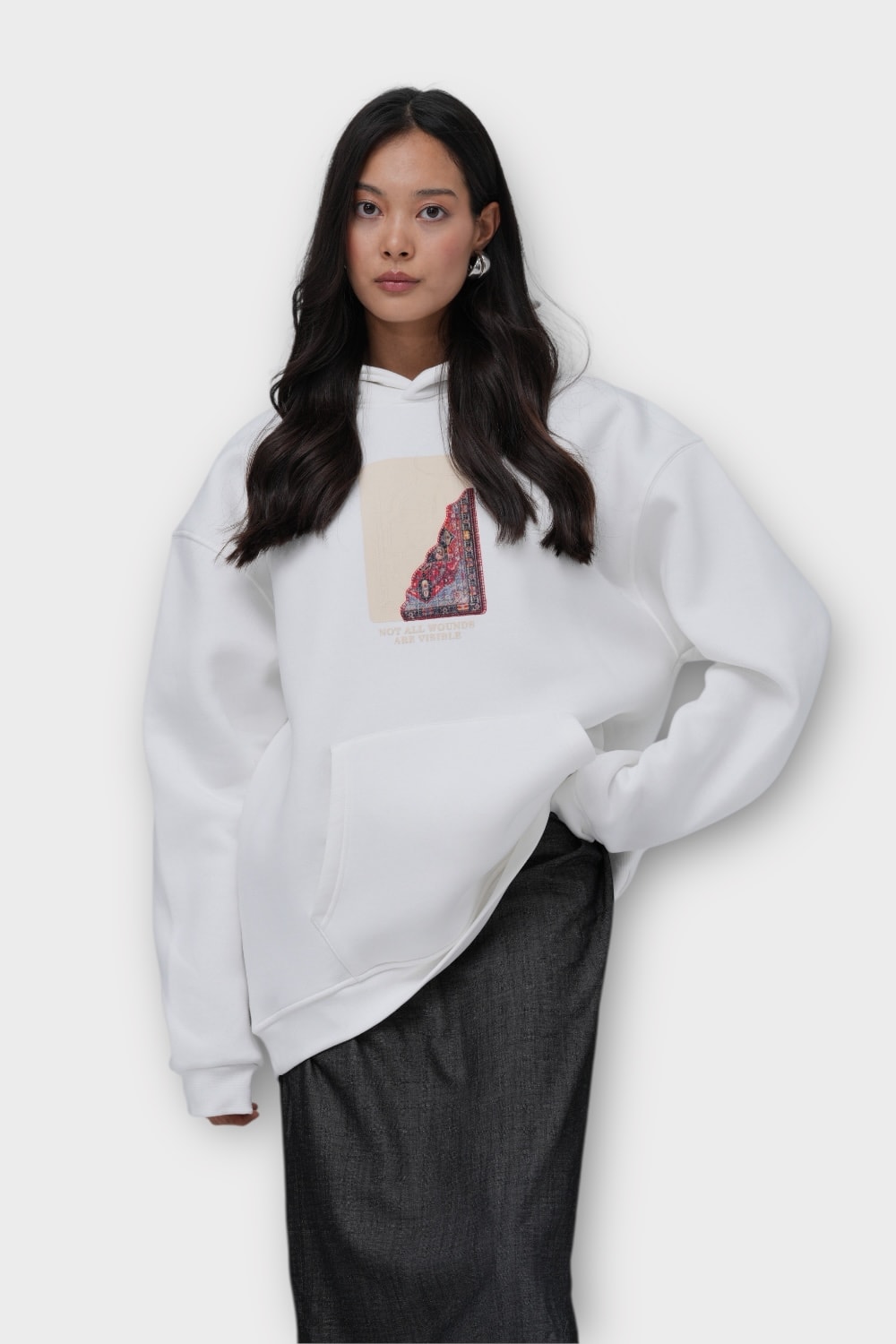 NOT ALL WOUNDS ARE VISIBLE Oversize Hoodie - %100 Pamuk - Beyaz