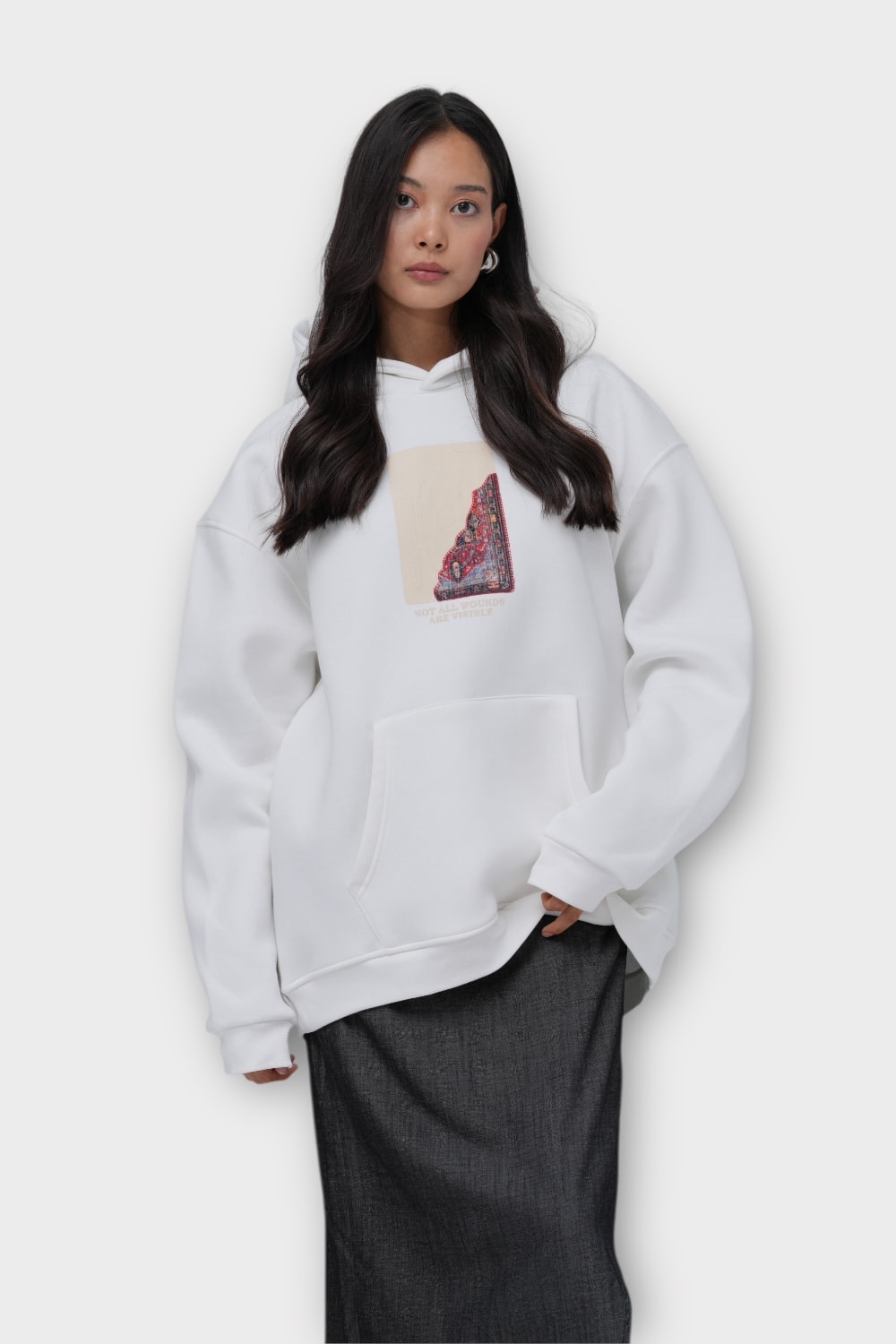 NOT ALL WOUNDS ARE VISIBLE Oversize Hoodie - %100 Pamuk - Beyaz