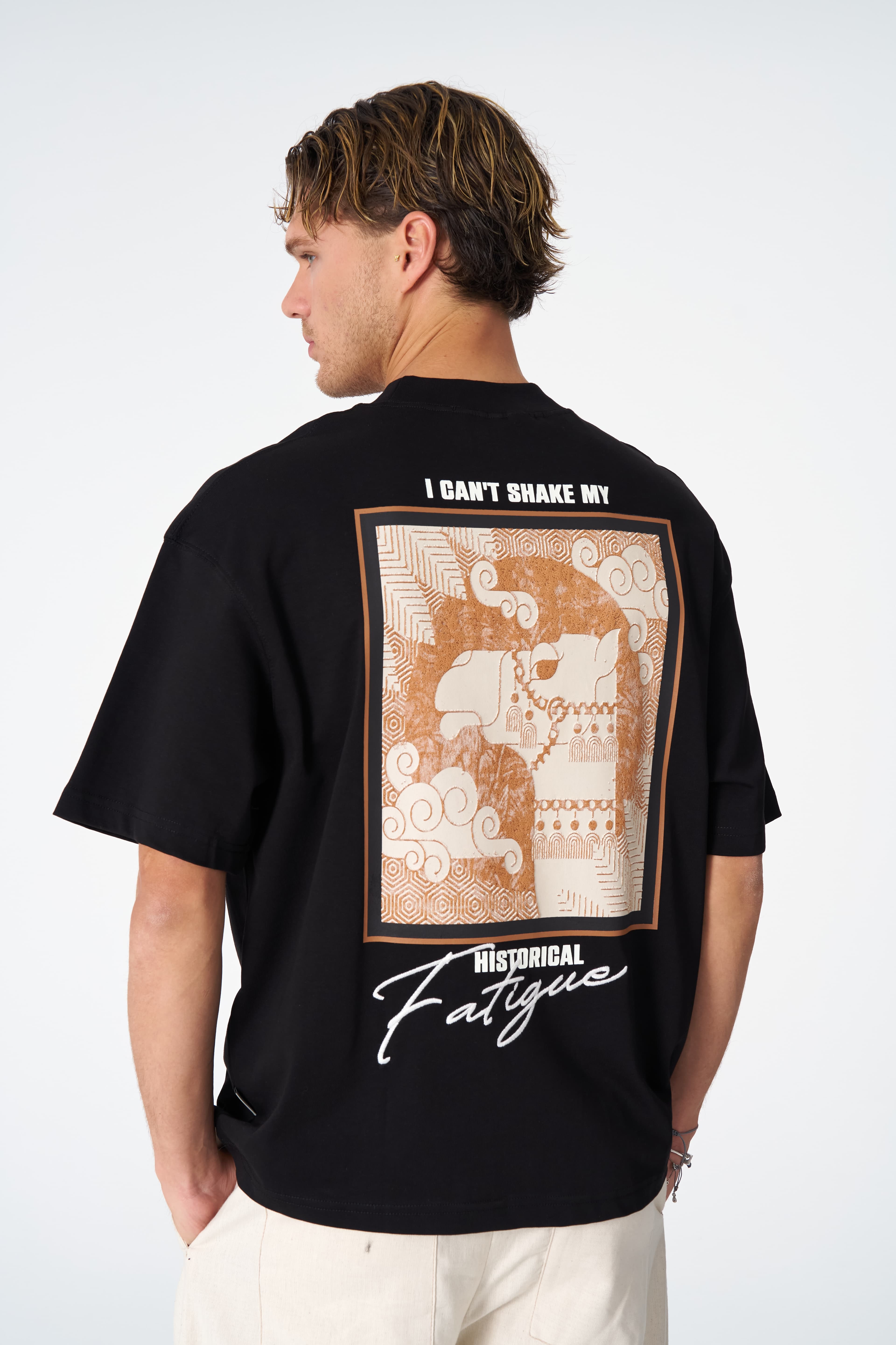 I Can’t Shake My Historical Fatigue Oversize Tişört - Siyah