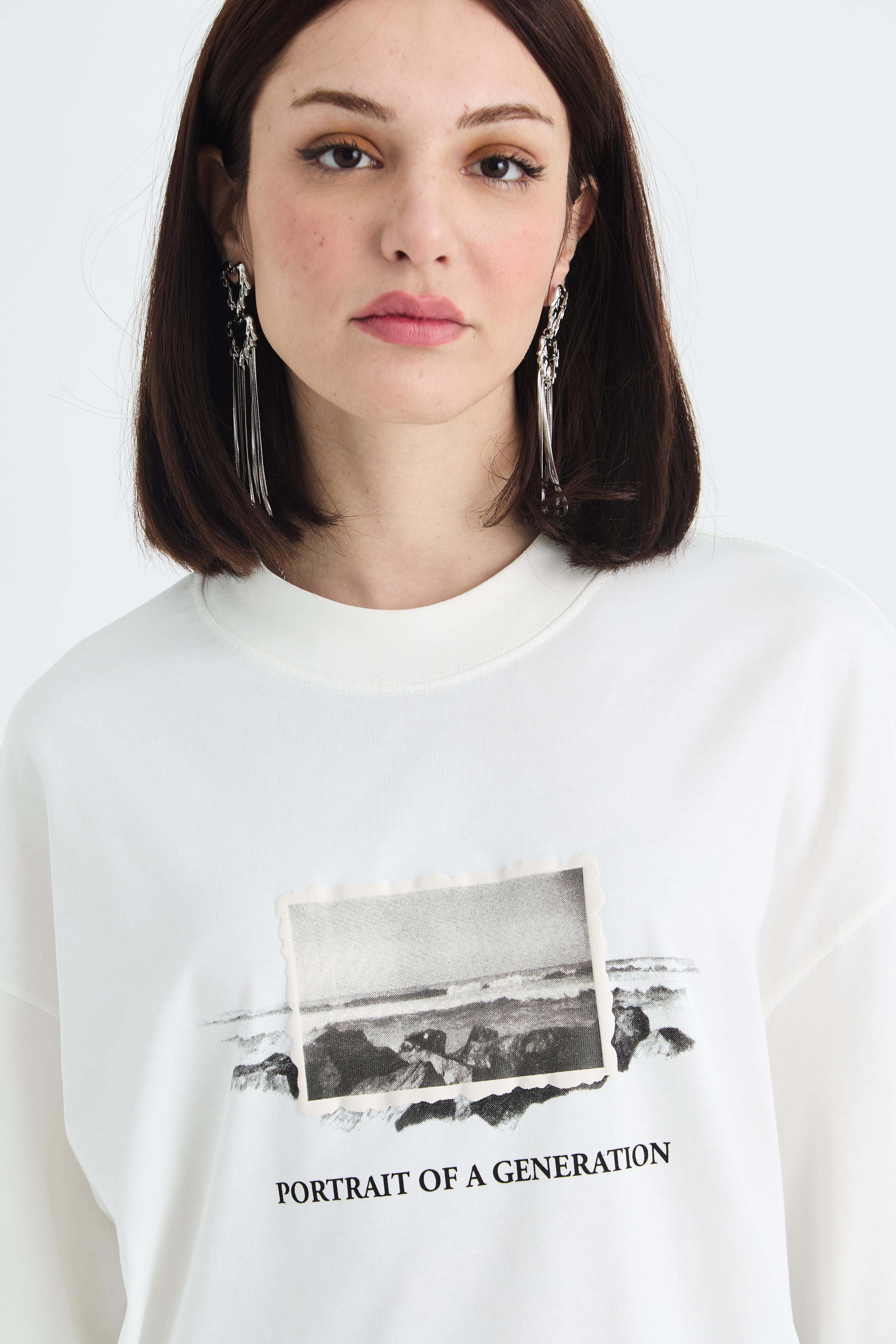 Portrait of Generation Oversize %100 Pamuk T-Shirt - Beyaz