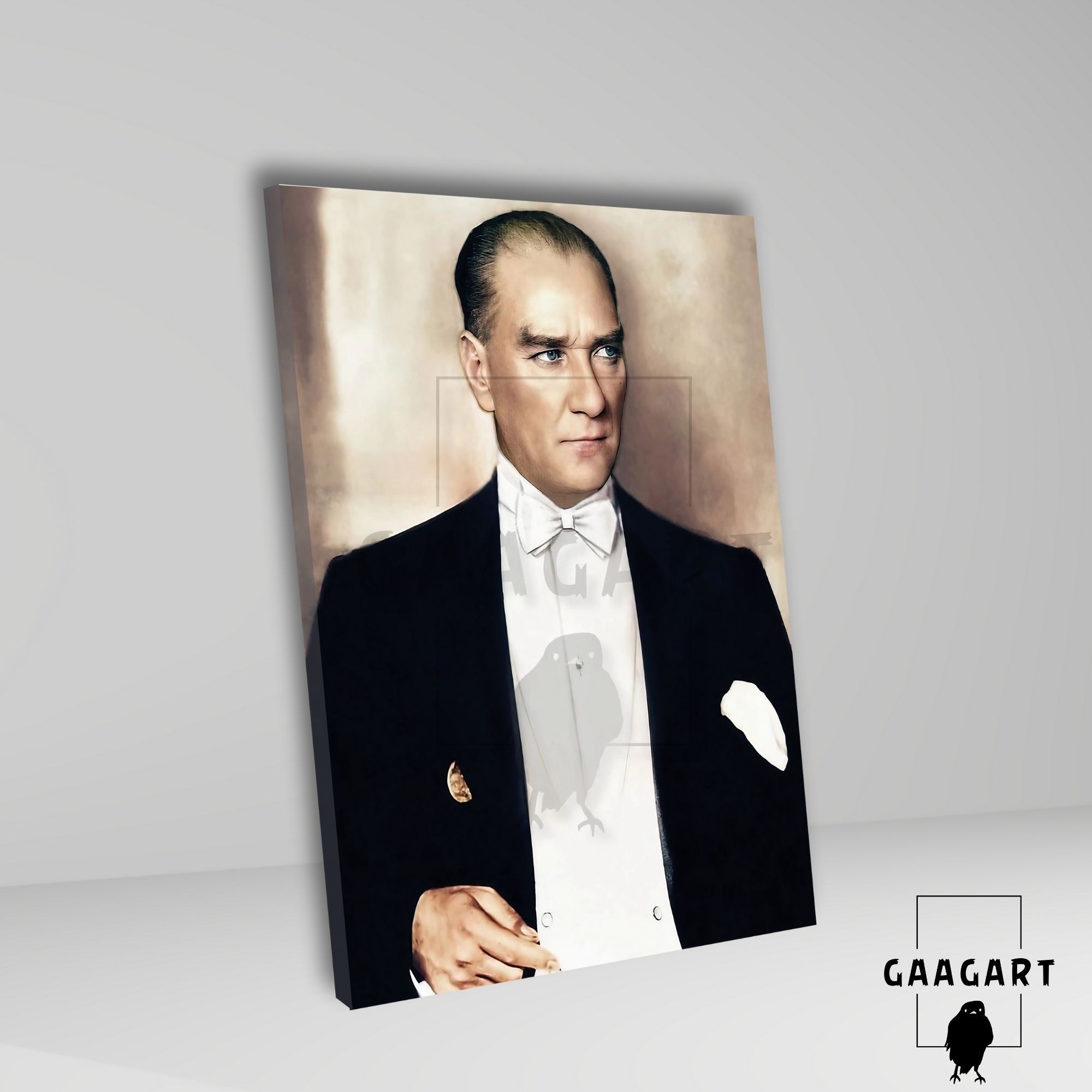 Tekli Dikey Kanvas Duvar Tablosu Beyaz Papyonlu Atatürk