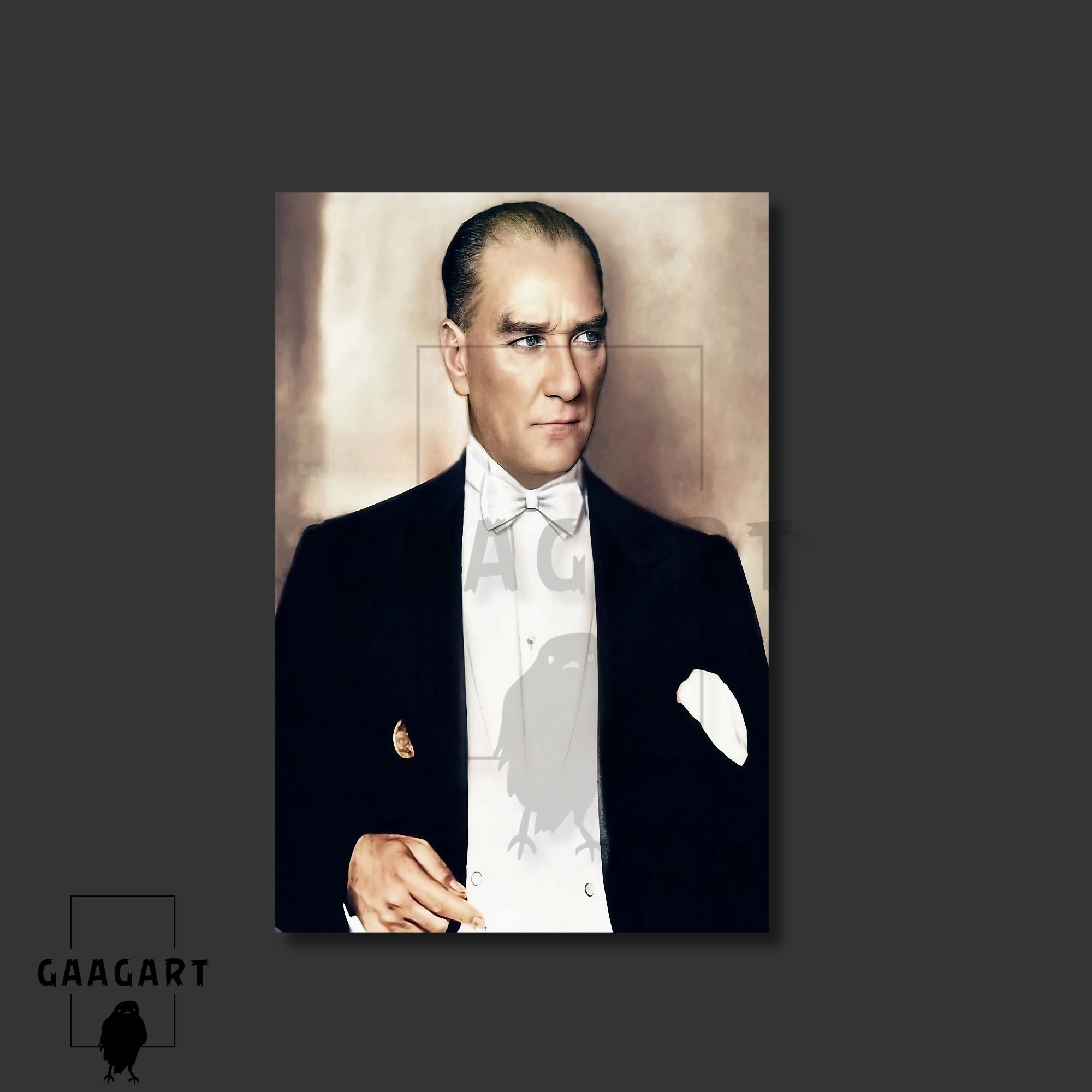 Tekli Dikey Kanvas Duvar Tablosu Beyaz Papyonlu Atatürk