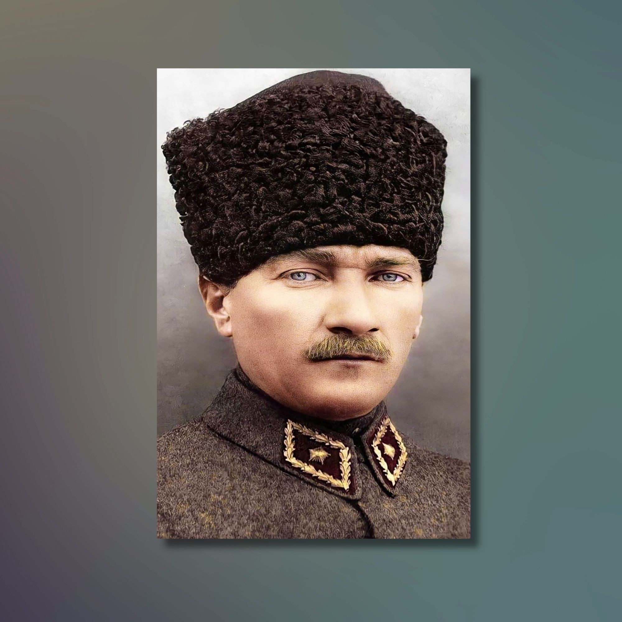 Tekli Dikey Kanvas Duvar Tablosu Kalpaklı Atatürk Portresi