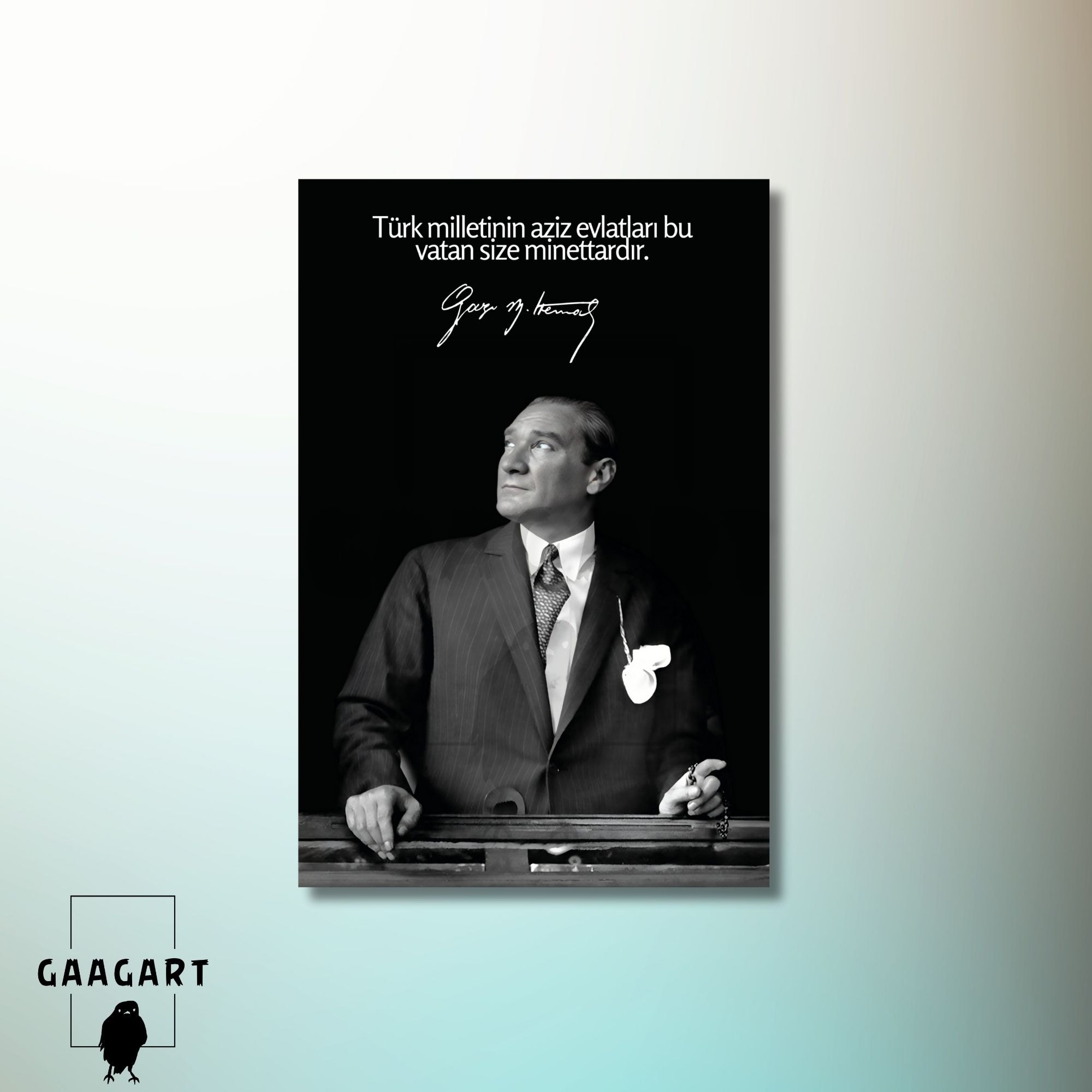 Tekli Dikey Kanvas Atatürk Sözleri Türk milletinin aziz evlatları bu vatan size minettardır.