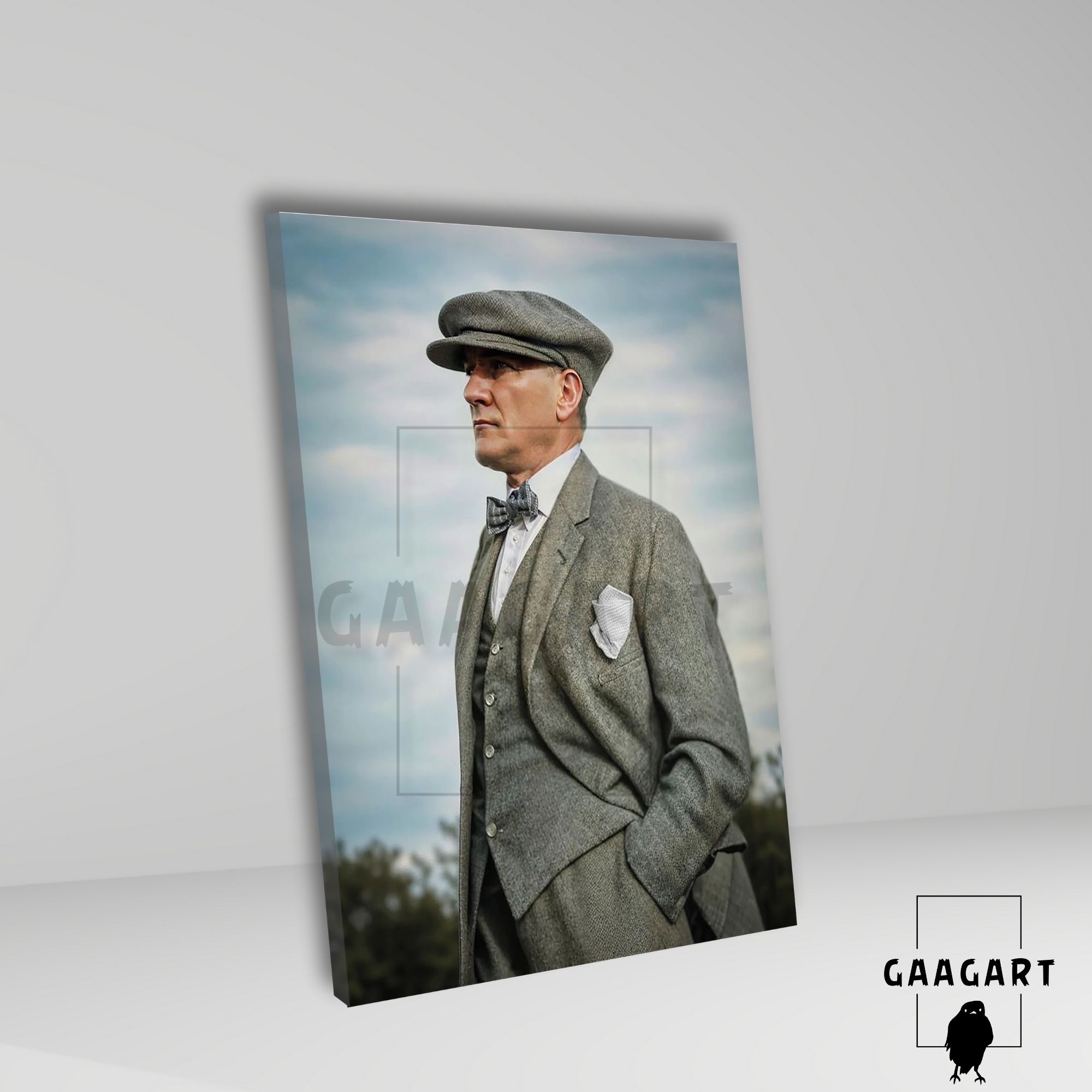 Tekli Dikey Kanvas Duvar Tablosu Elleri Ceplerinde Atatürk