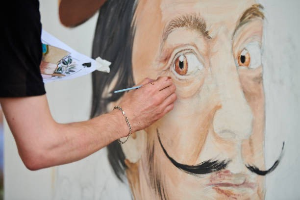 Salvador Dali Kimdir? Eserleri ve Tabloları
