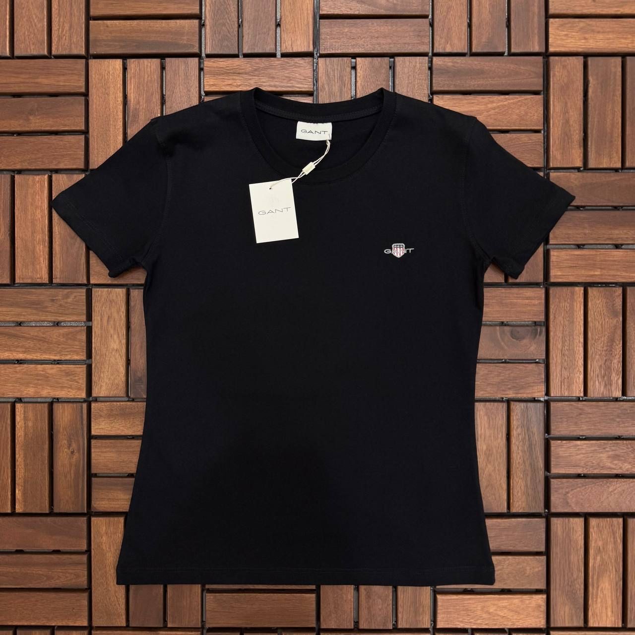 GANT Nakış Detaylı Siyah Kadın T-Shirt BES111