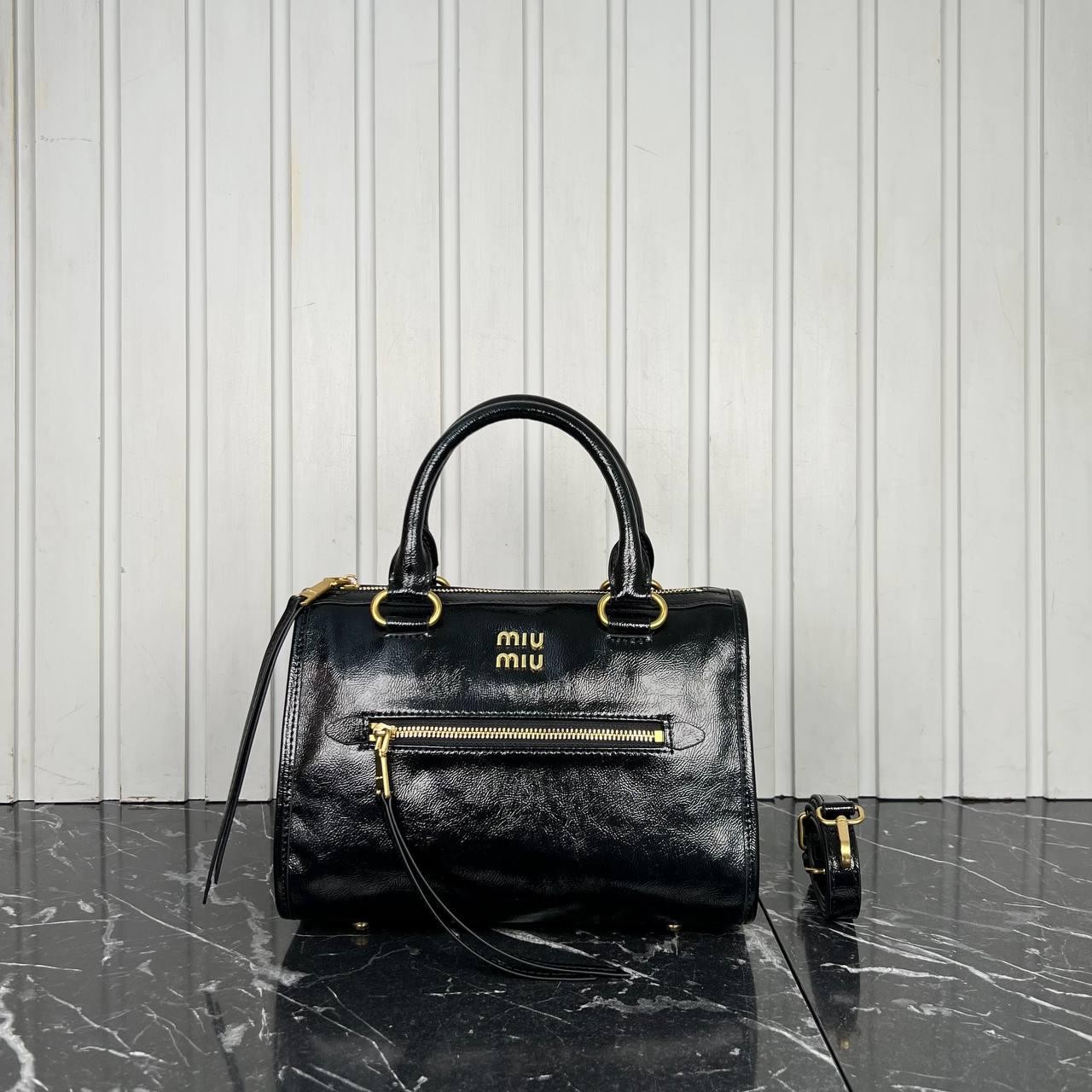 Miu Miu Siyah Vitello Bag  26.5x18.5 cm 