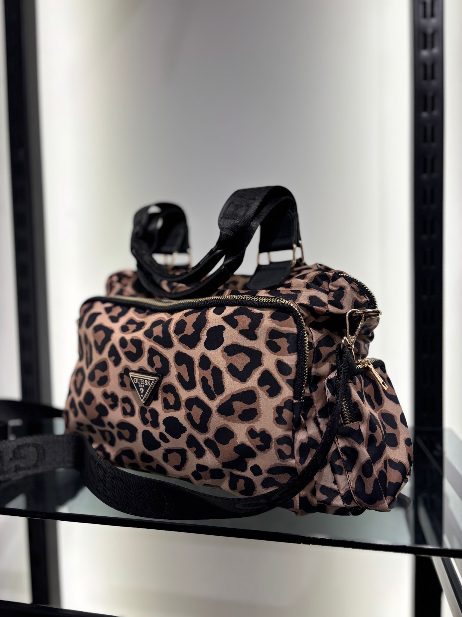 GUESS CEPLİ VALİZ MODEL LEOPAR ÇANTA