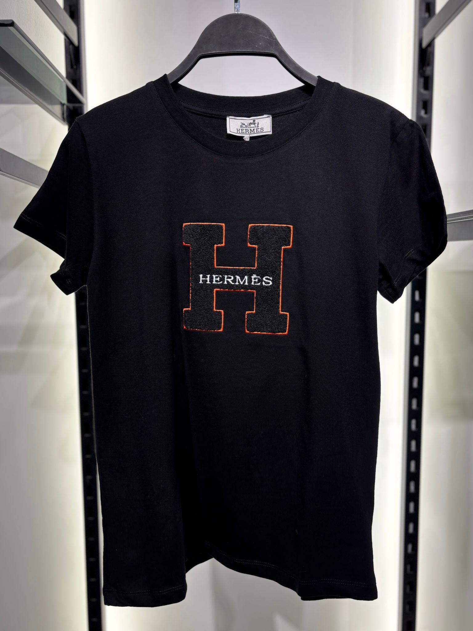 Hermes Nakış Detaylı Siyah Kadın T-shirt