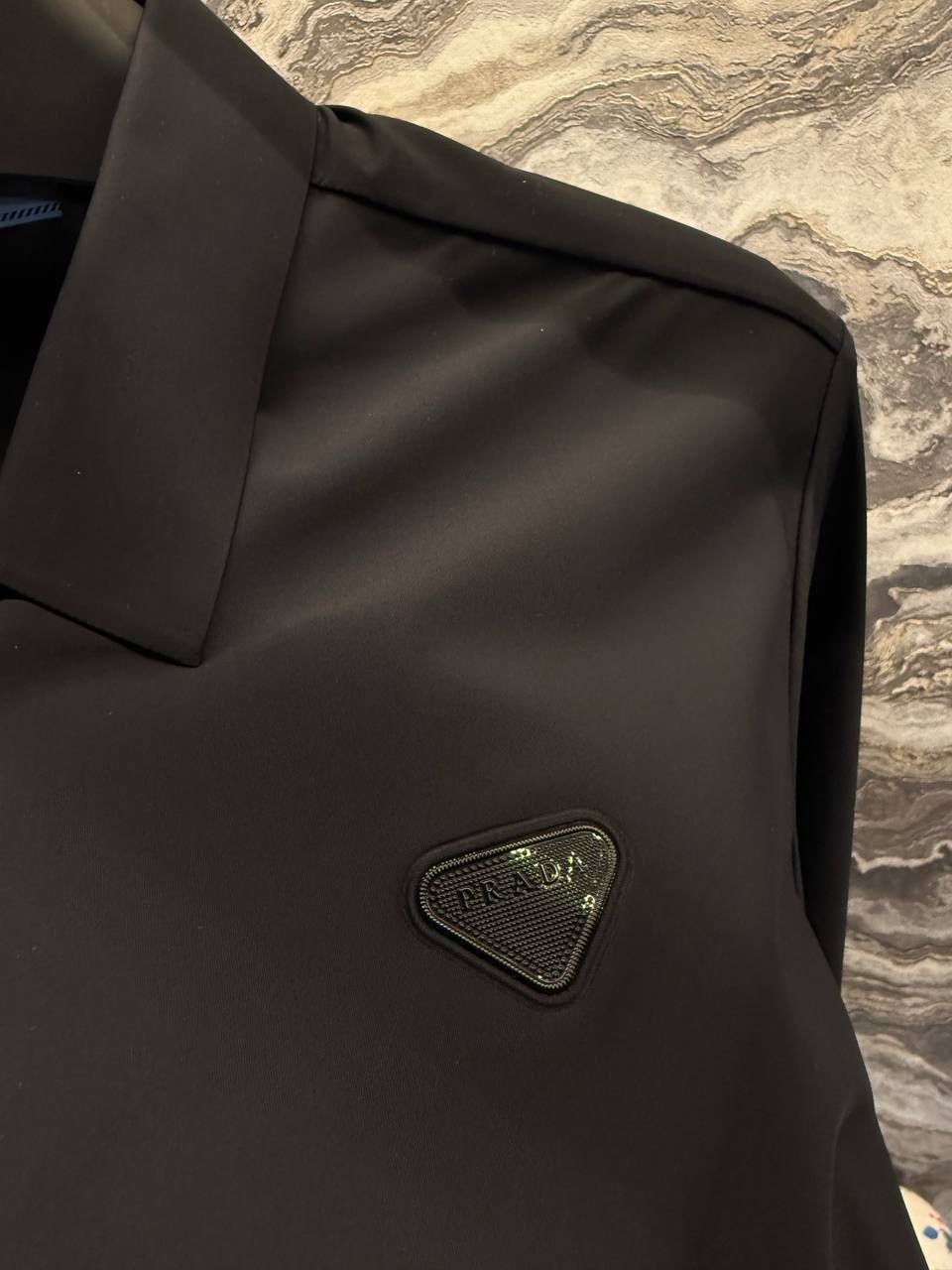 Prada Logo Detaylı Siyah Erkek Gömlek 