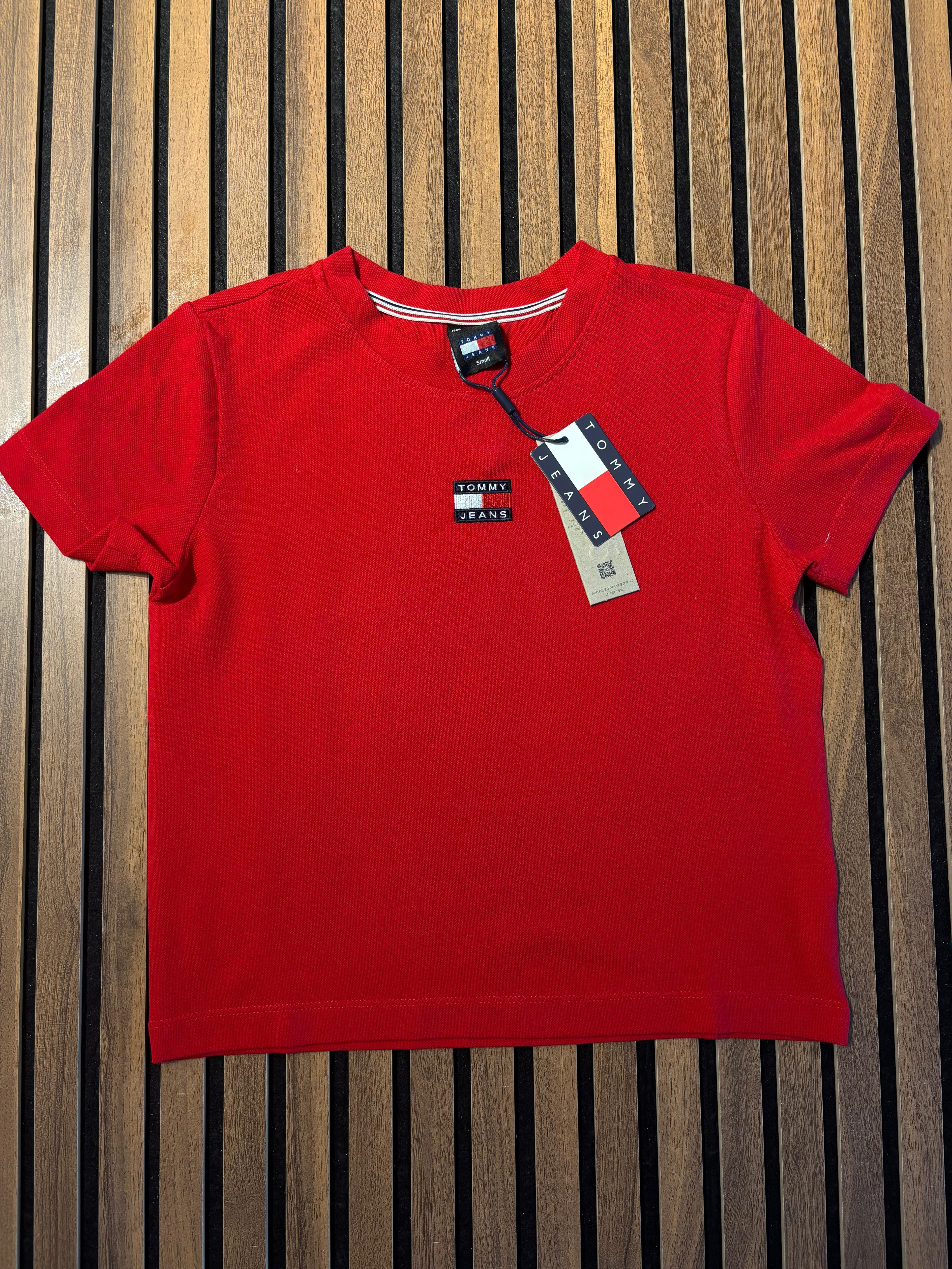 TOMMY JEANS Nakış Detaylı Kırmızı Kadın T-Shirt 2605