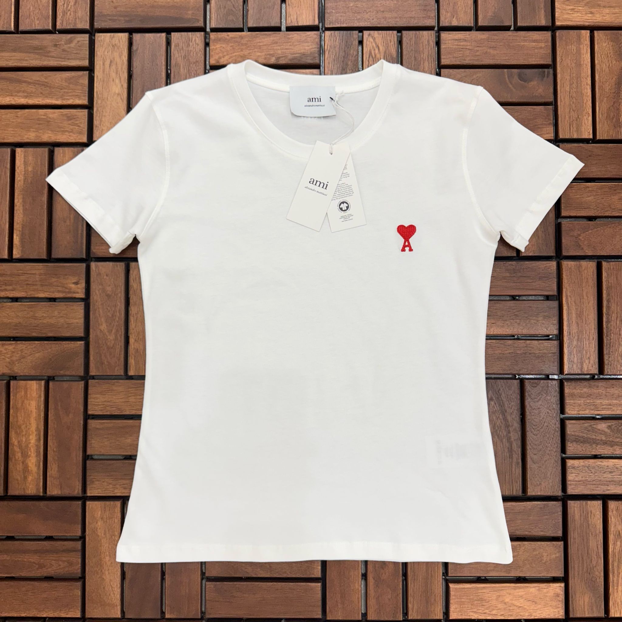 AMI Nakış Logo Detaylı Beyaz Kadın T-Shirt BES02