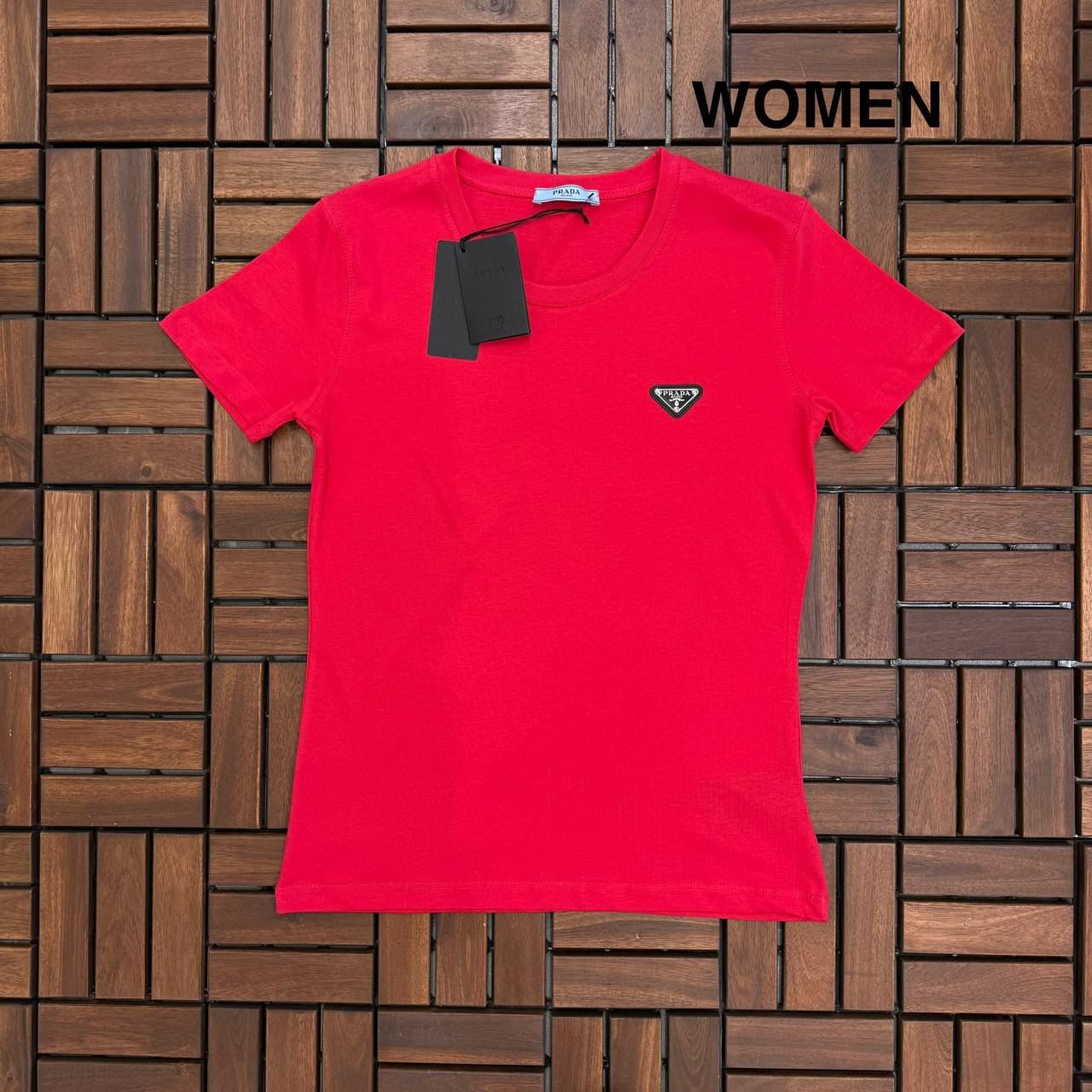 Prada Kadın Metal Logo Detaylı T-Shirt BES126