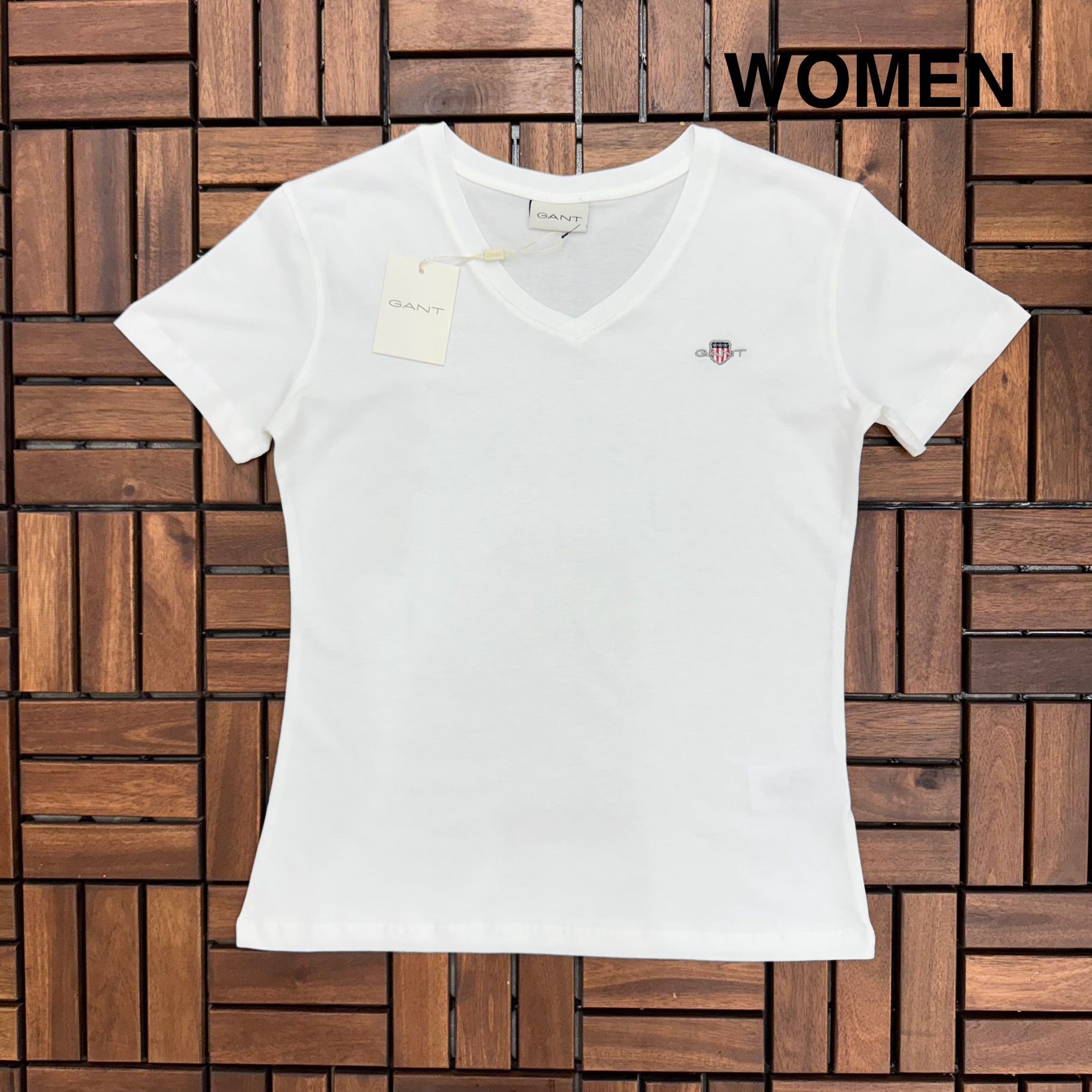 GANT V Yaka Nakış Detaylı Beyaz Kadın T-Shirt BES171