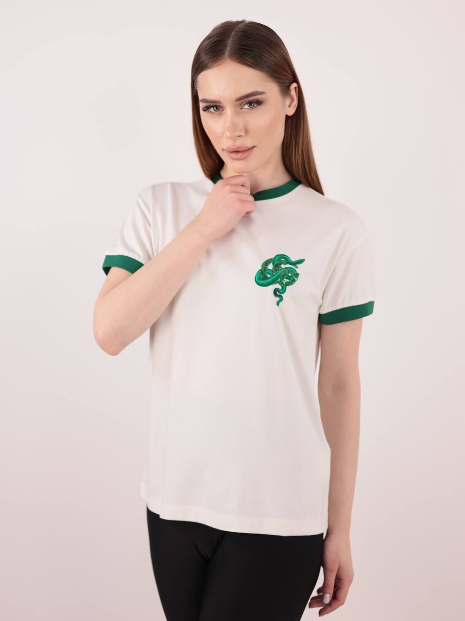 GUCCI Yeşil Yılan Detaylı Beyaz Kadın T-Shirt 40601