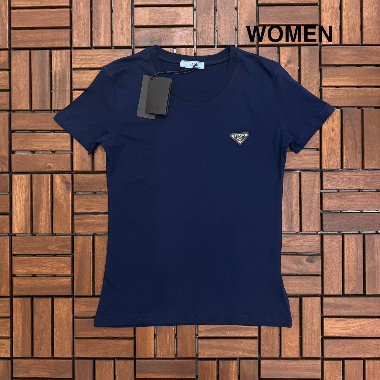 PRADA Metal Logo Detaylı Lacivert Kadın T-Shirt BES126