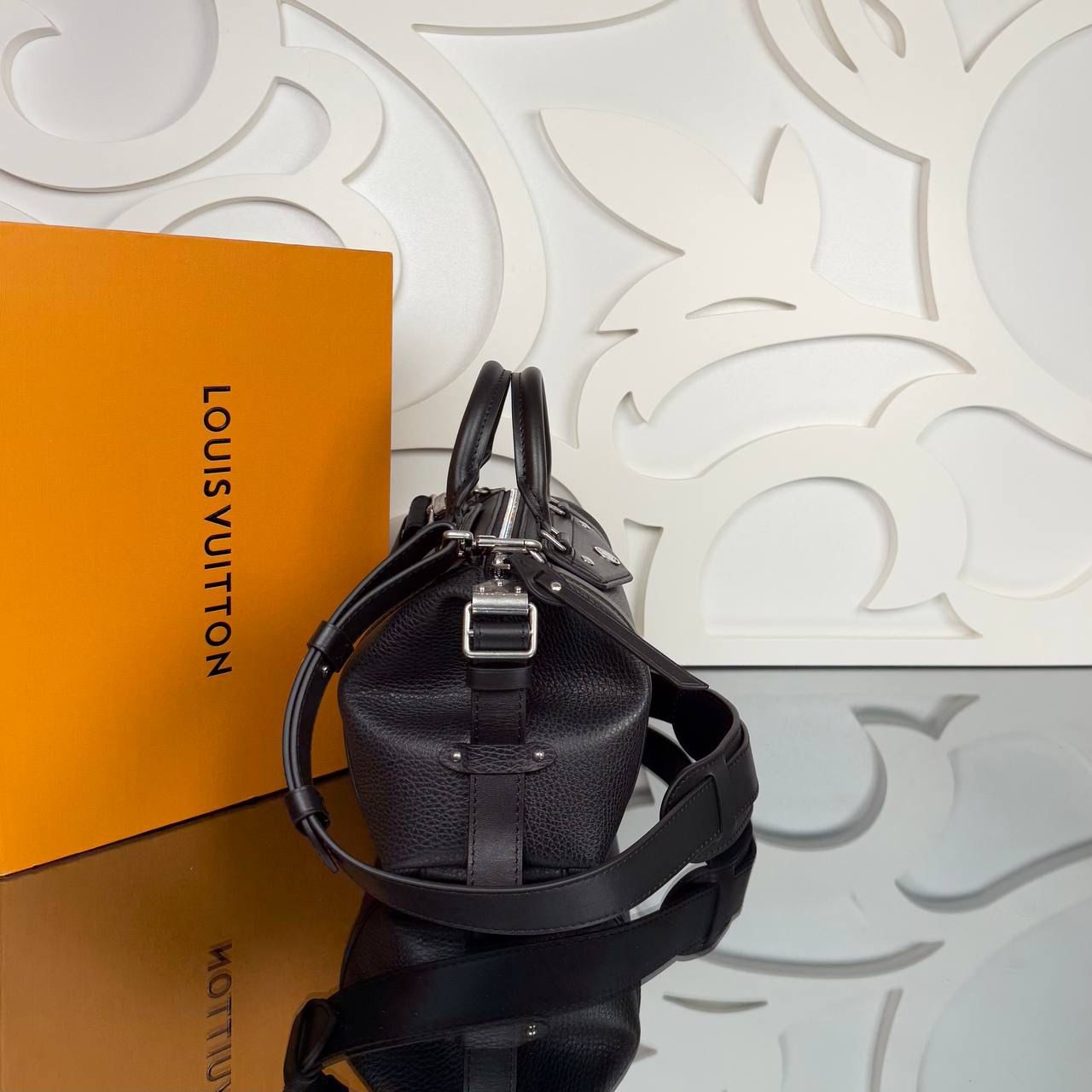 Louis Vuitton Siyah Biker PM İthal Ürün  30x12 cm