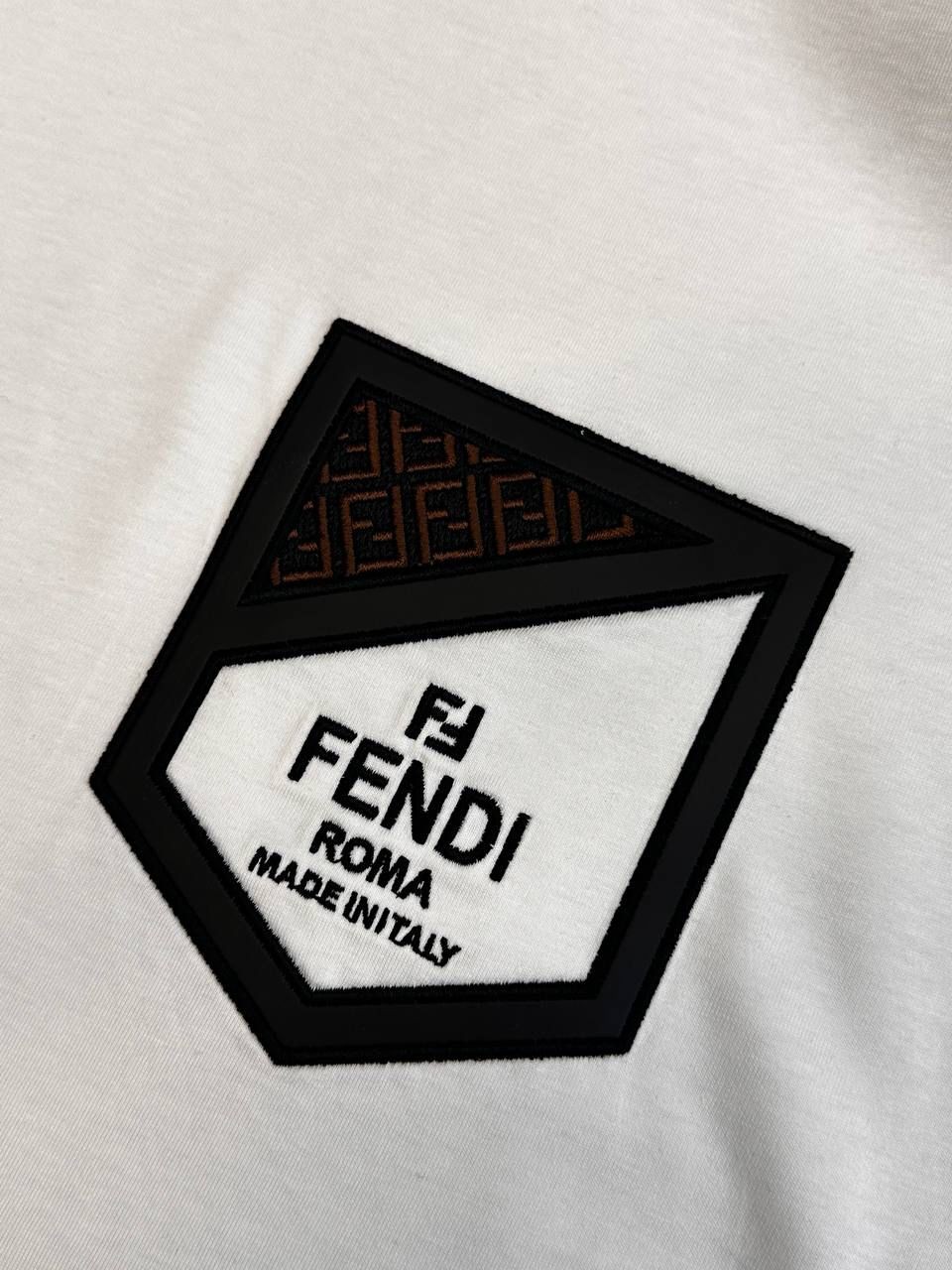 FENDI Nakış Detaylı Beyaz Erkek T-Shirt 9248