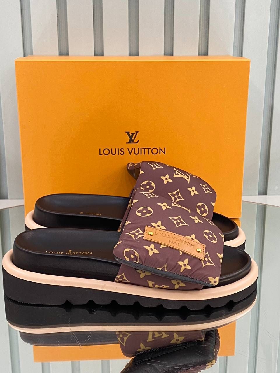 Louis Vuitton Pool Pillow Hakiki Deri Kumaş Terlik