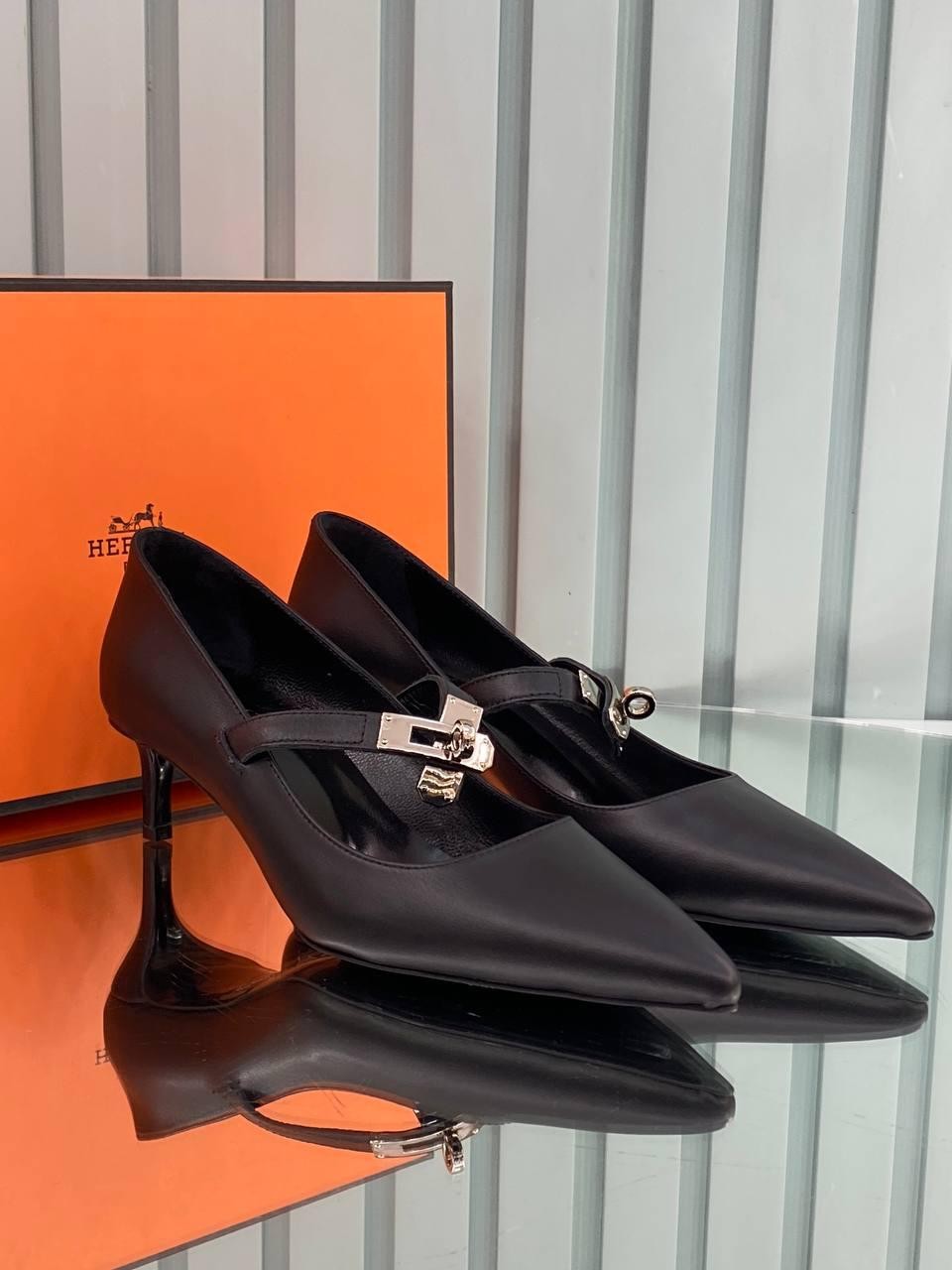 Hermes Kelly Low Pumps Siyah