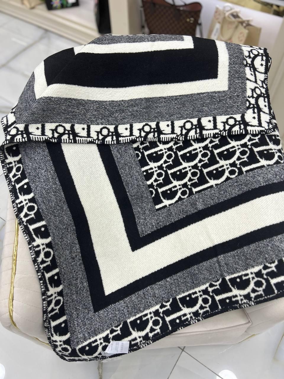 Christian Dior Battaniye