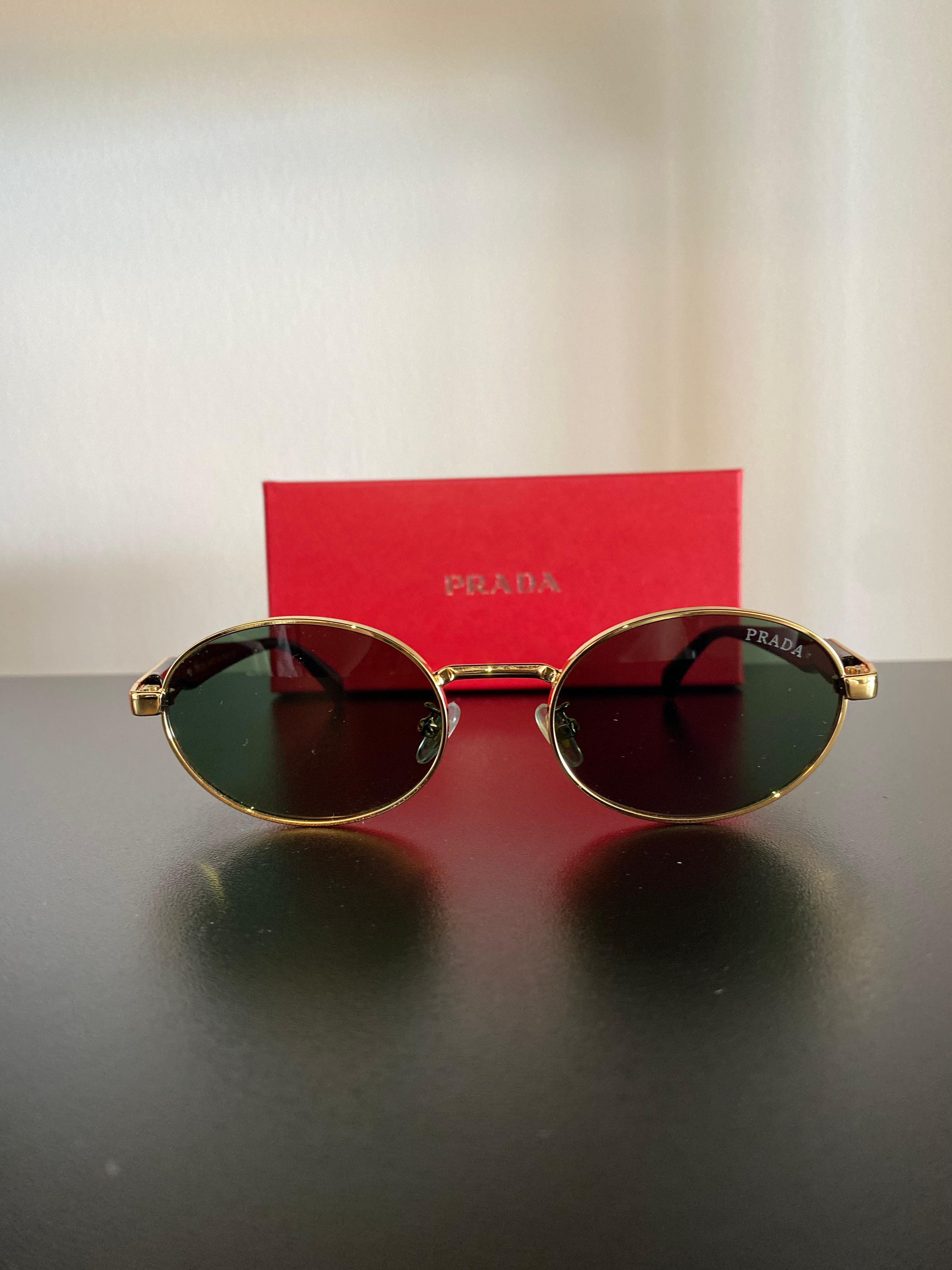 Prada Kadın Gold Çerçeve Yeşil Camlı Güneş Gözlüğü
