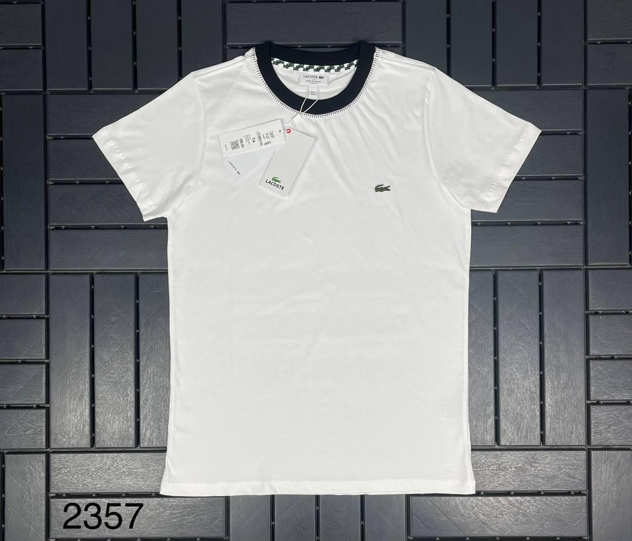 LACOSTE Siyah Yaka Detaylı Beyaz Erkek T-Shirt 2357