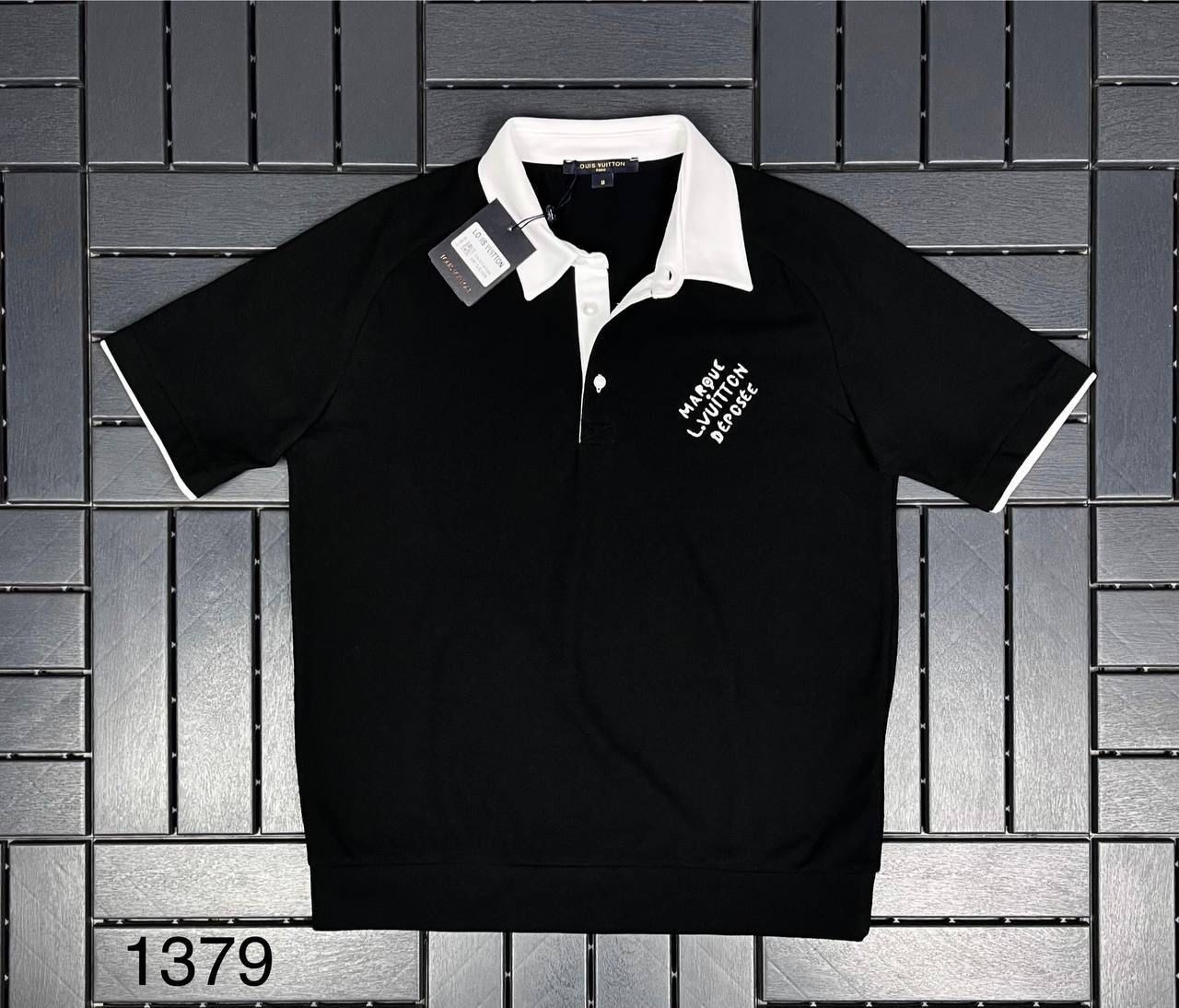 LOUIS VUITTON Nakış Detaylı Polo Yaka Siyah Erkek T-Shirt 1379