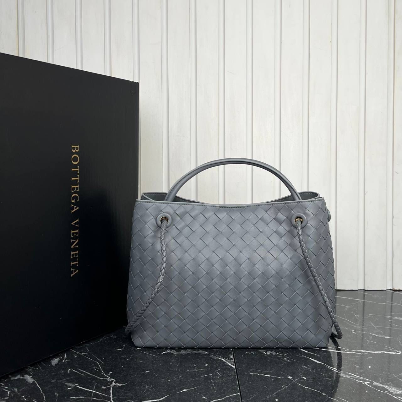 Bottega Veneta Koyu Gri Andiamo Big 32x25 cm