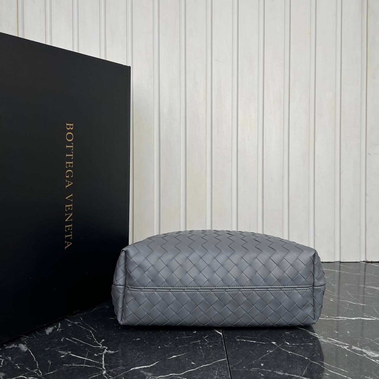 Bottega Veneta Koyu Gri Andiamo Big 32x25 cm