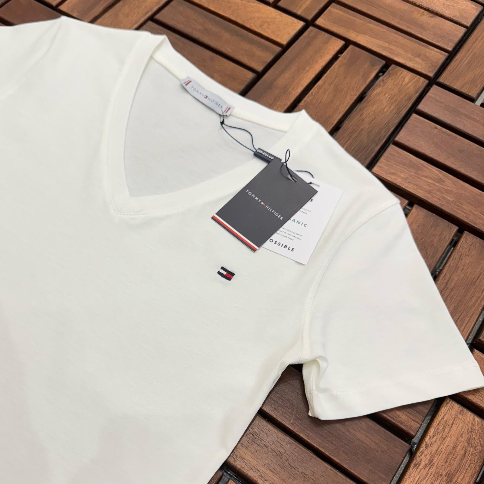 TOMMY HILFIGER V Yaka Beyaz Kadın T-Shirt 2559-2