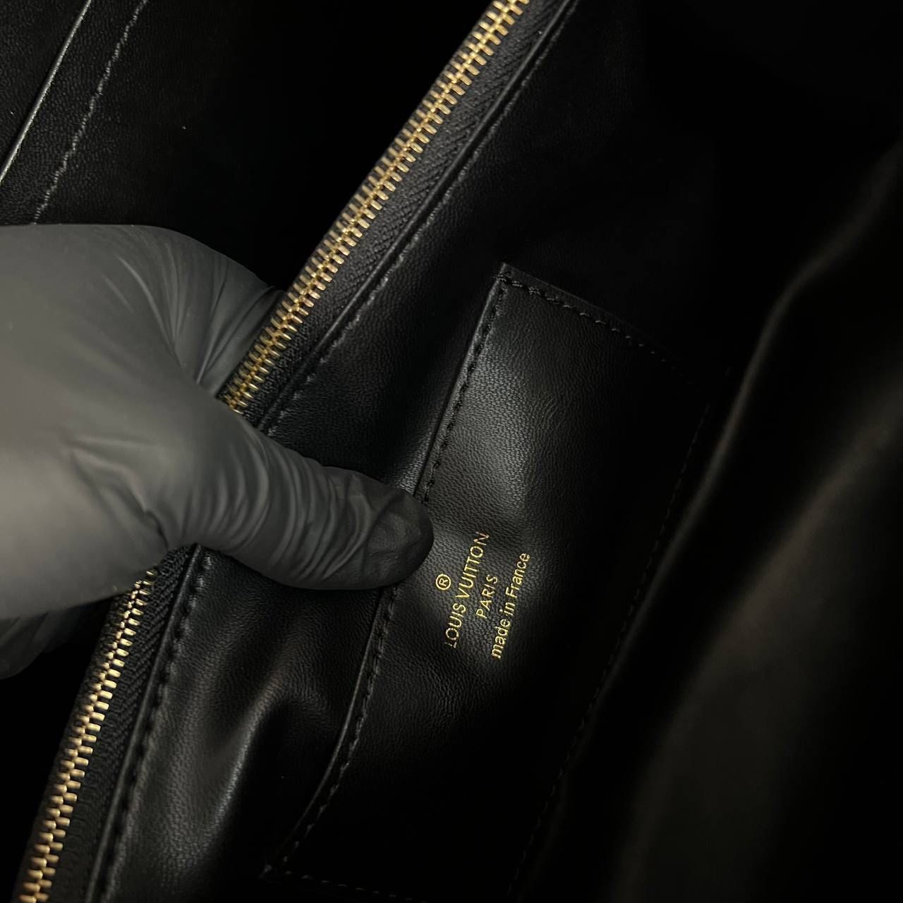 Louis Vuitton Capucines Souple GM
