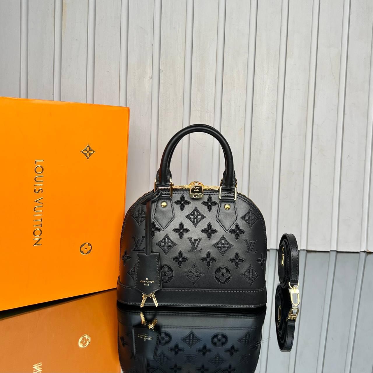 Louis Vuitton Alma BB 23x17 cm 