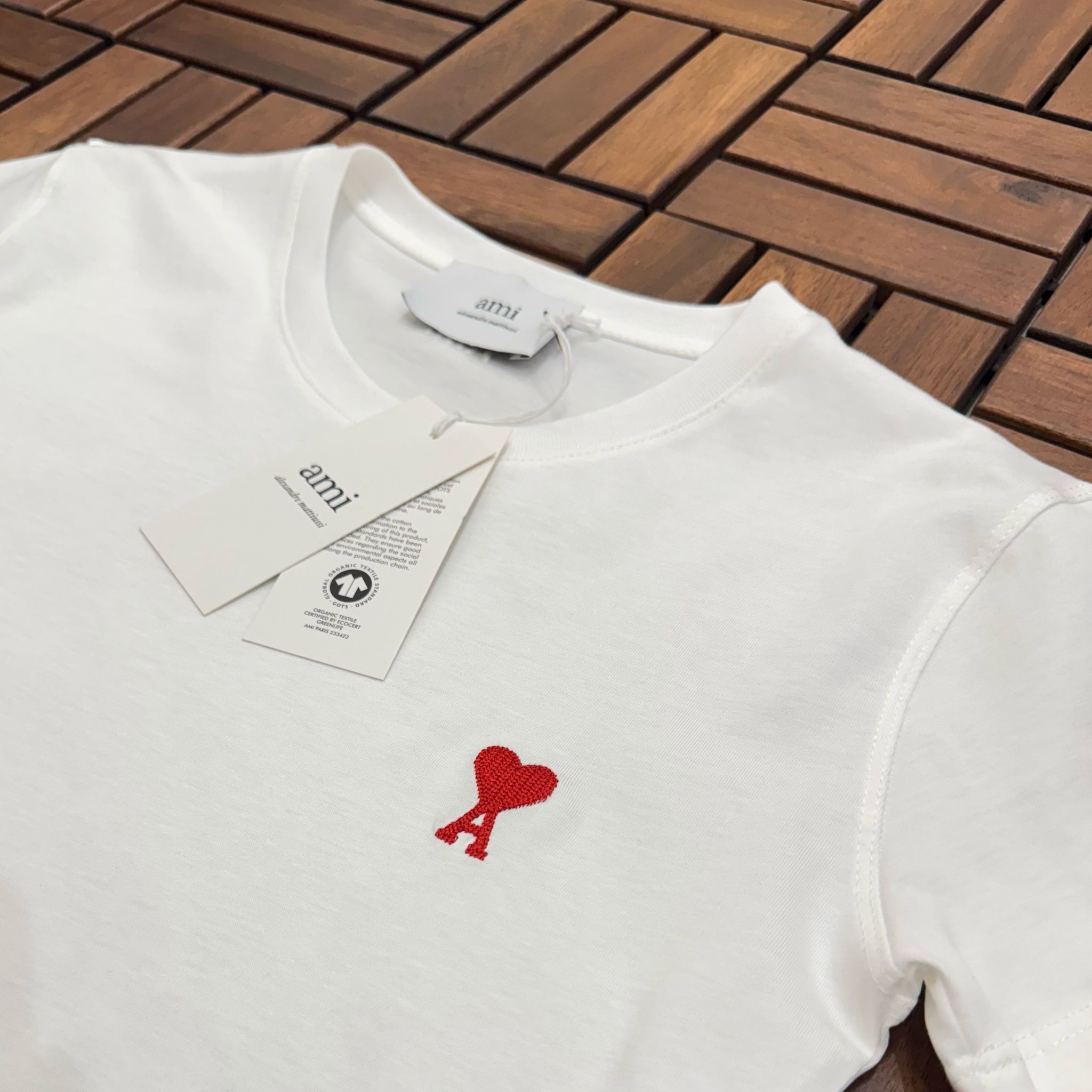 AMI Nakış Logo Detaylı Beyaz Kadın T-Shirt BES02