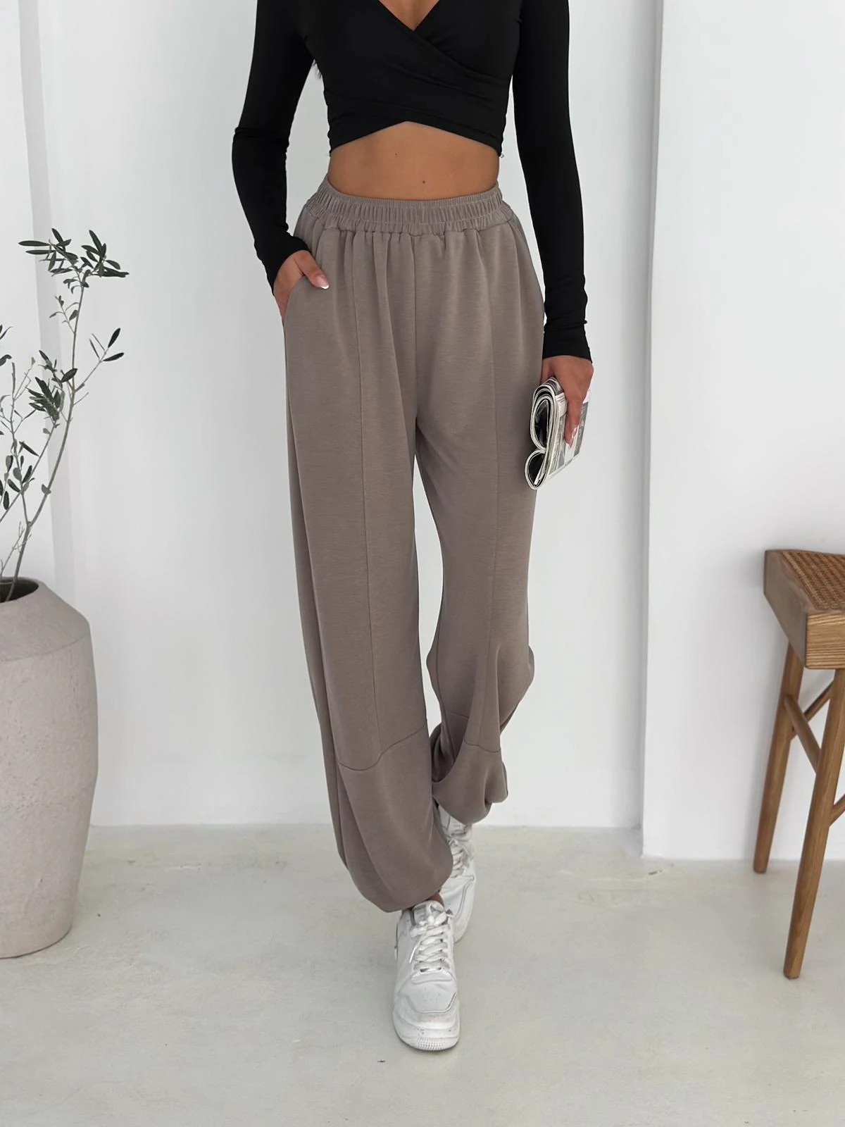 Berhani Lastik Paça Bej Kadın Eşofman Altı YKM31155