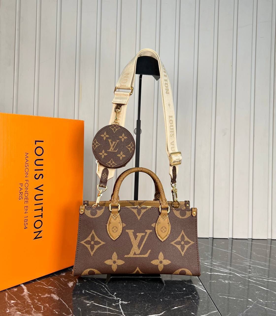 Louis Vuitton OnTheGo East West