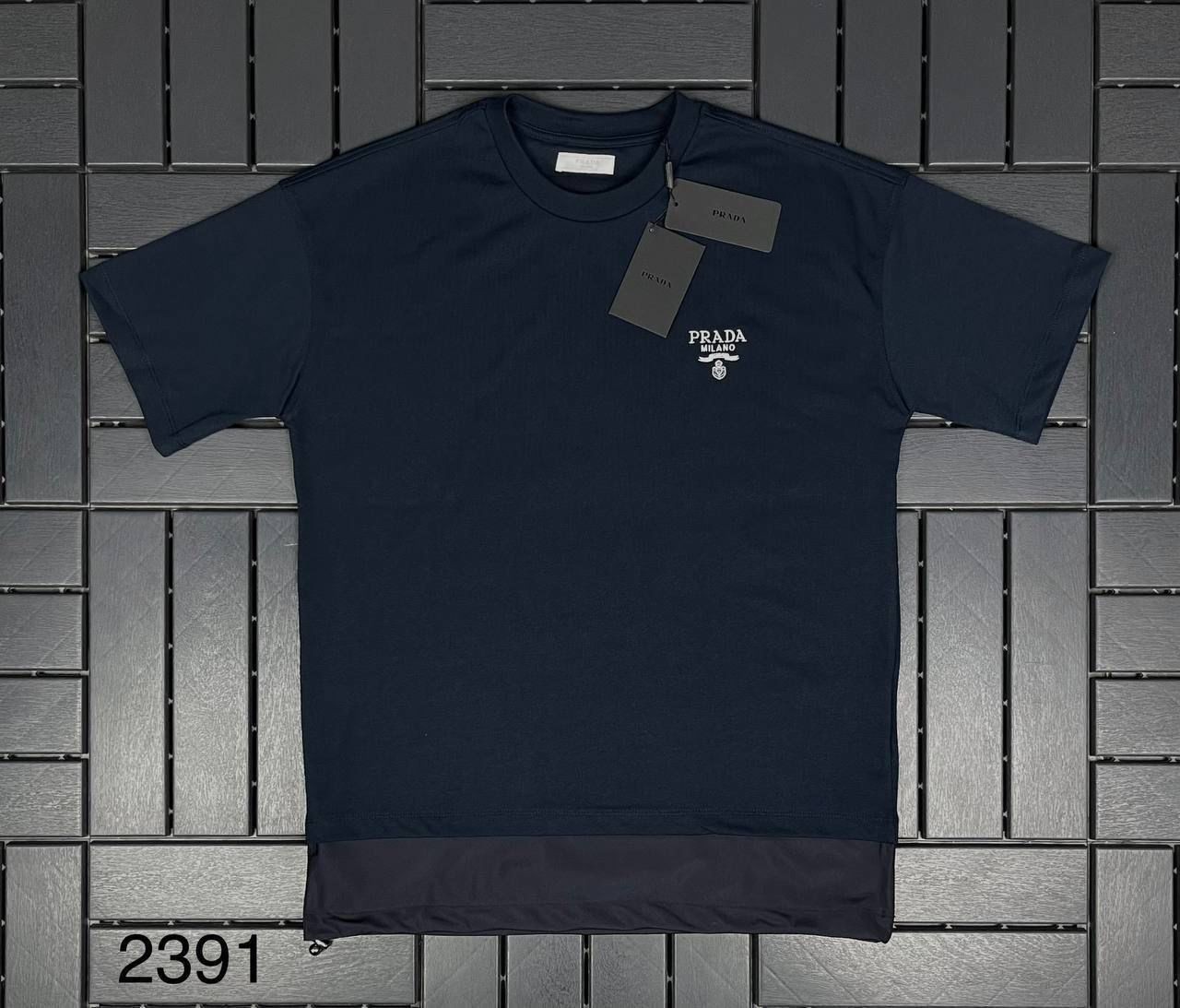 PRADA NAKIŞ DETAYLI LACIVERT ERKEK T-SHIRT 2391